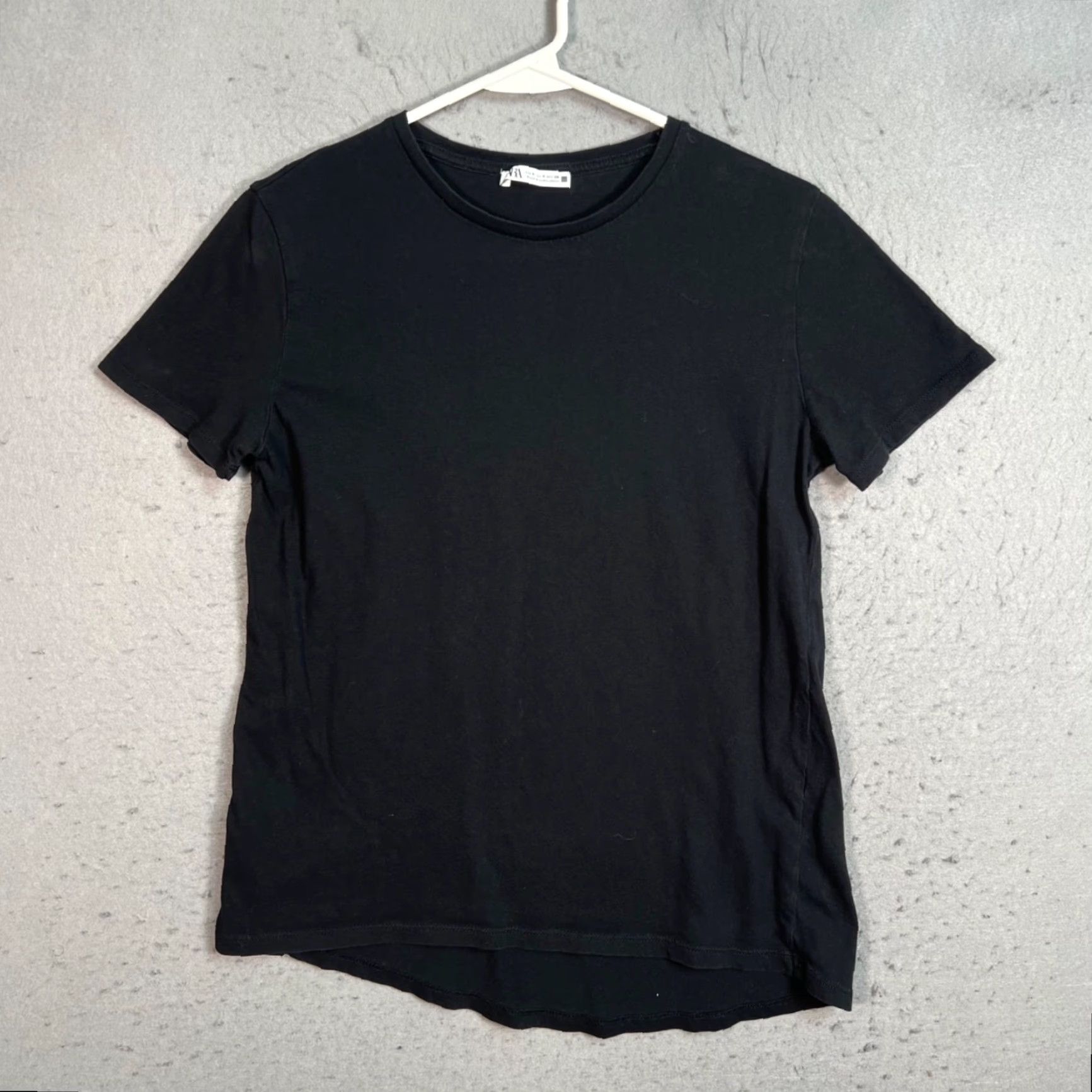 Zara VINTAGE Zara Womens Size Small Black Short-Sleeve T-Shirt Cotton Casual Off Center Hem Shirt Womens S Black Cotton 90s? Size S / US 4 / IT 40 - 2 Thumbnail