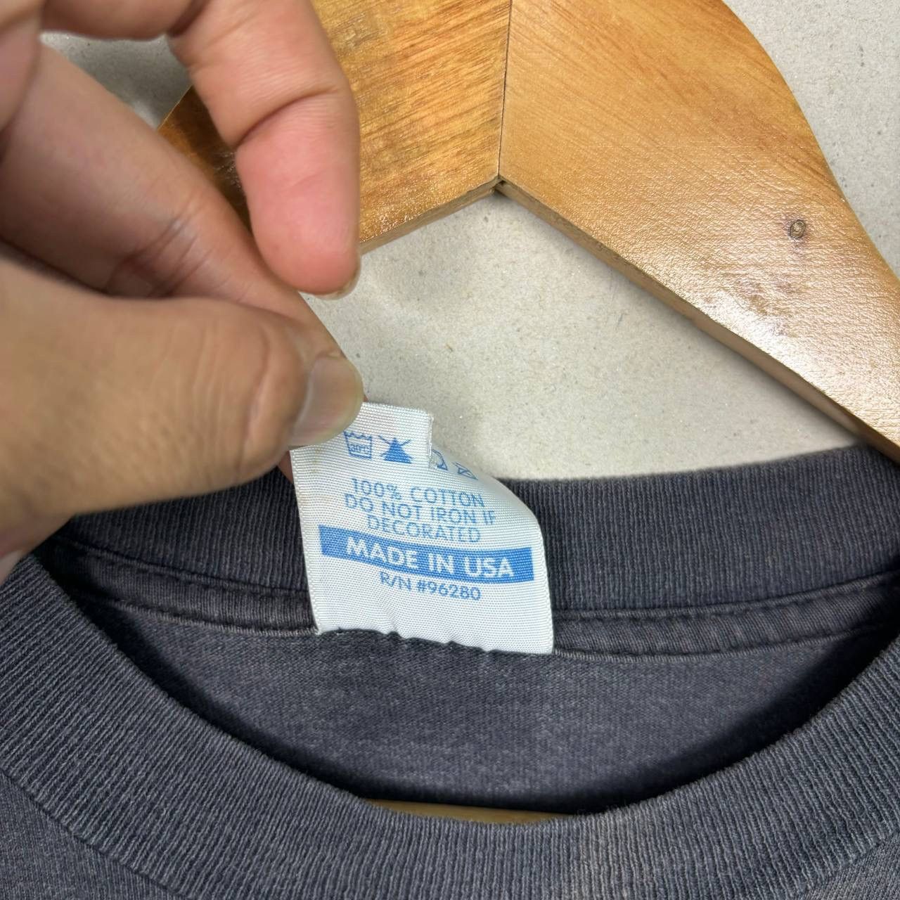 X-LARGE Thrashed 90s X-Large T-Shirt M Sun Faded ERD Made in USA Size US M / EU 48-50 / 2 - 7 Thumbnail