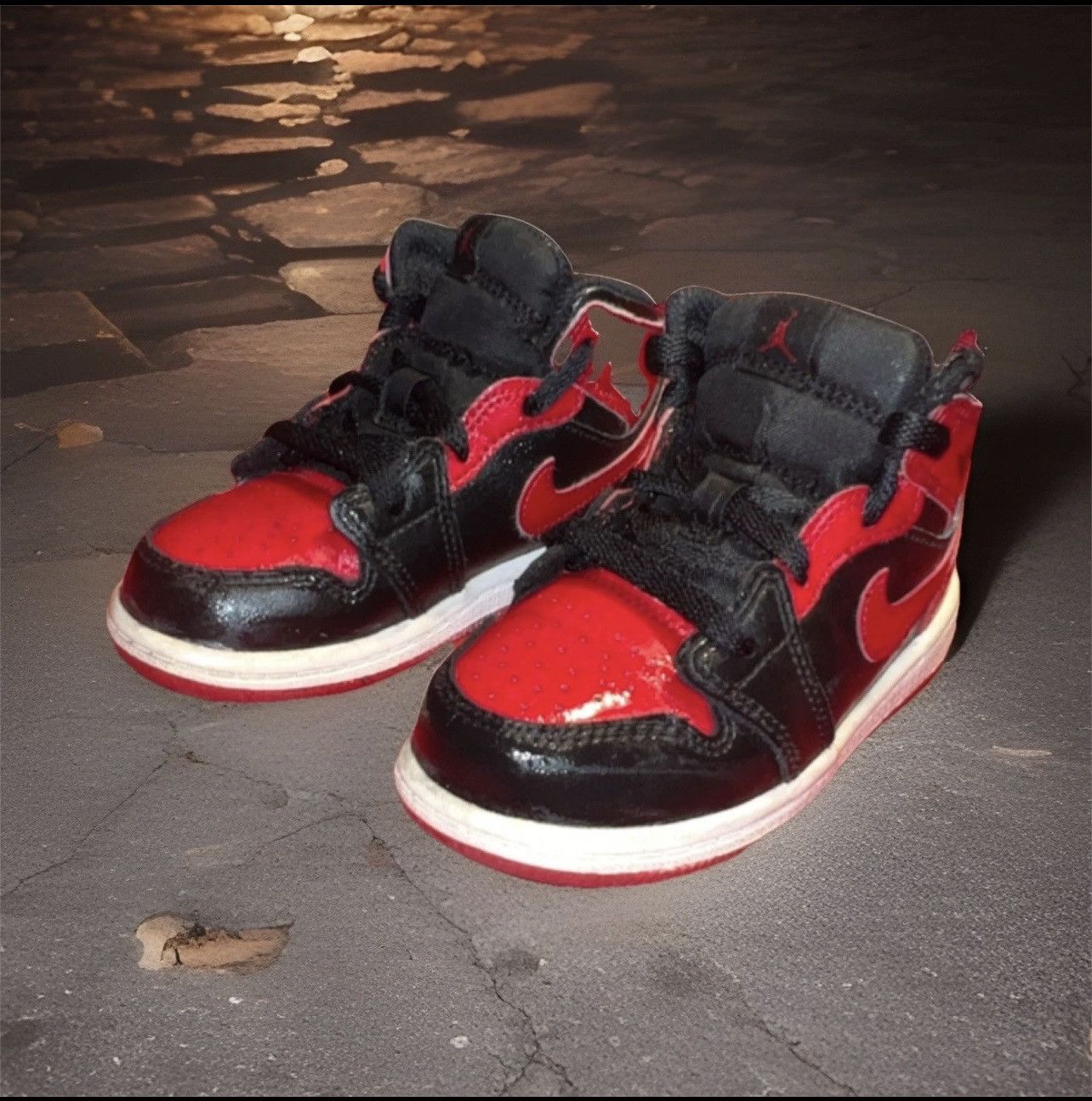 Jordan Brand Air Jordan 1 Mid BT - Black / Gym Red / White - SIZE 10C Size US 10 / EU 43 - 1 Thumbnail