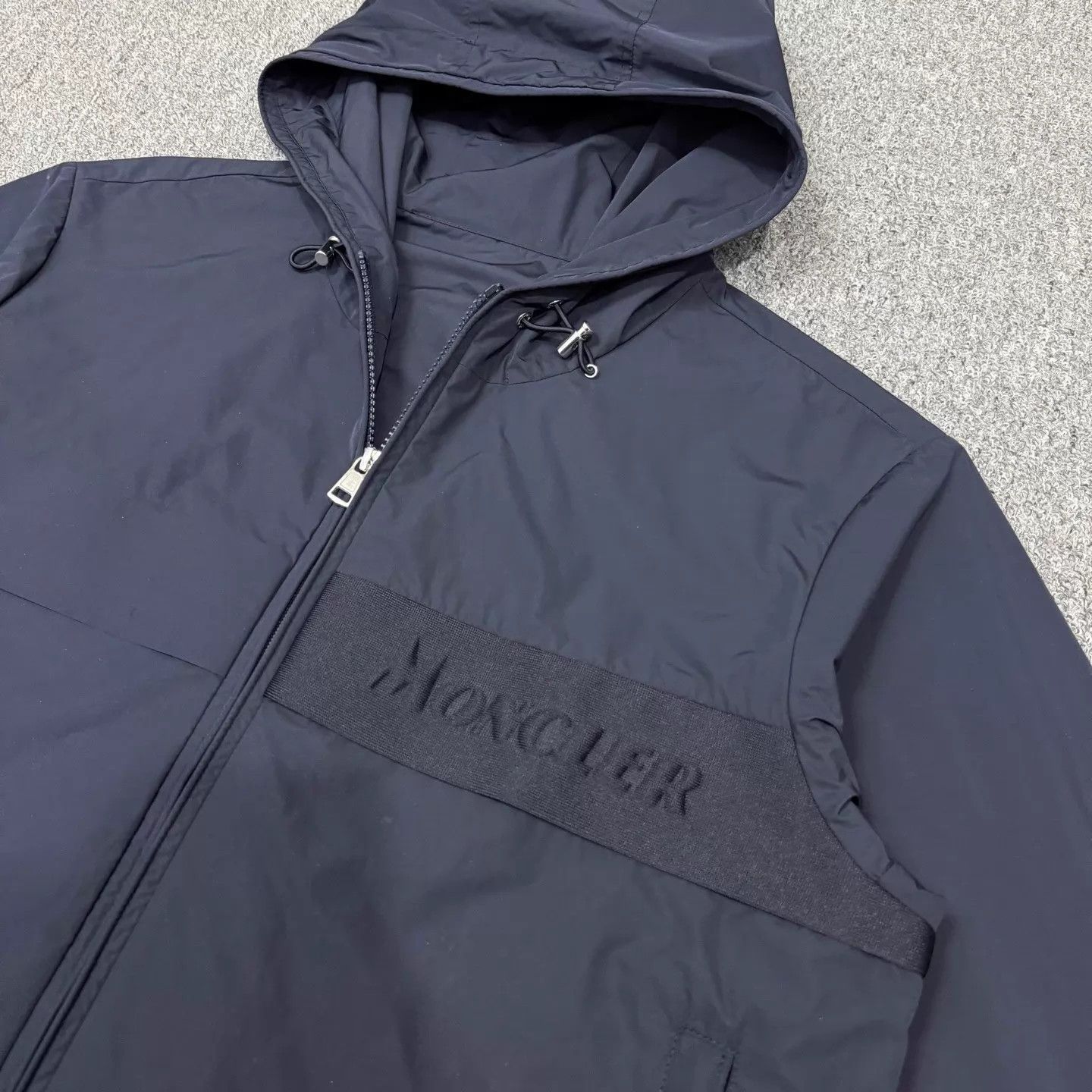 Moncler Moncler Navy Embossed Logo Zipped Hooded Shell Jacket US 2 Size US M / EU 48-50 / 2 - 3 Thumbnail
