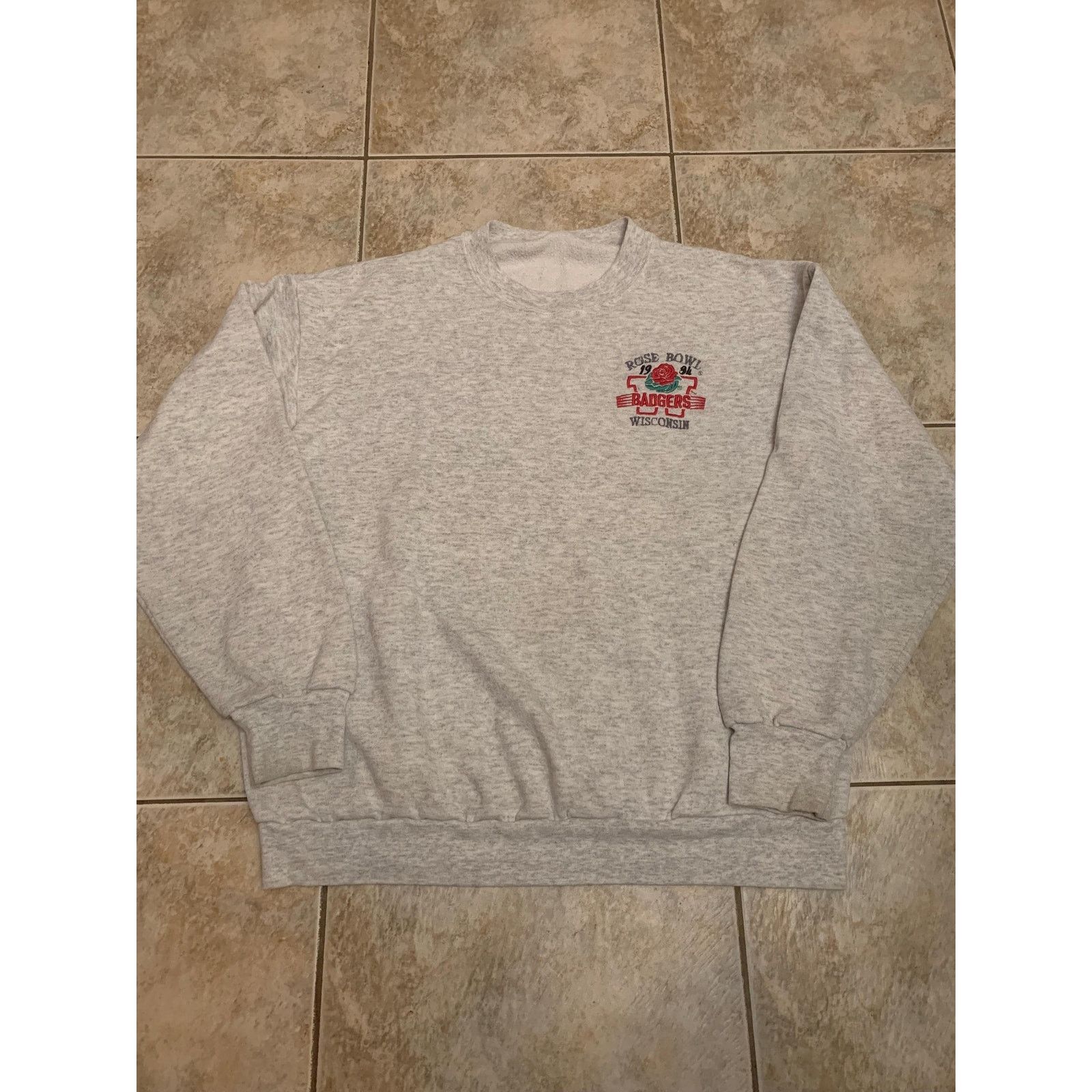 Fruit Of The Loom Vintage Wisconsin Badgers rose bowl 1994 crewneck medium Size M / US 6-8 / IT 42-44 - 1 Thumbnail