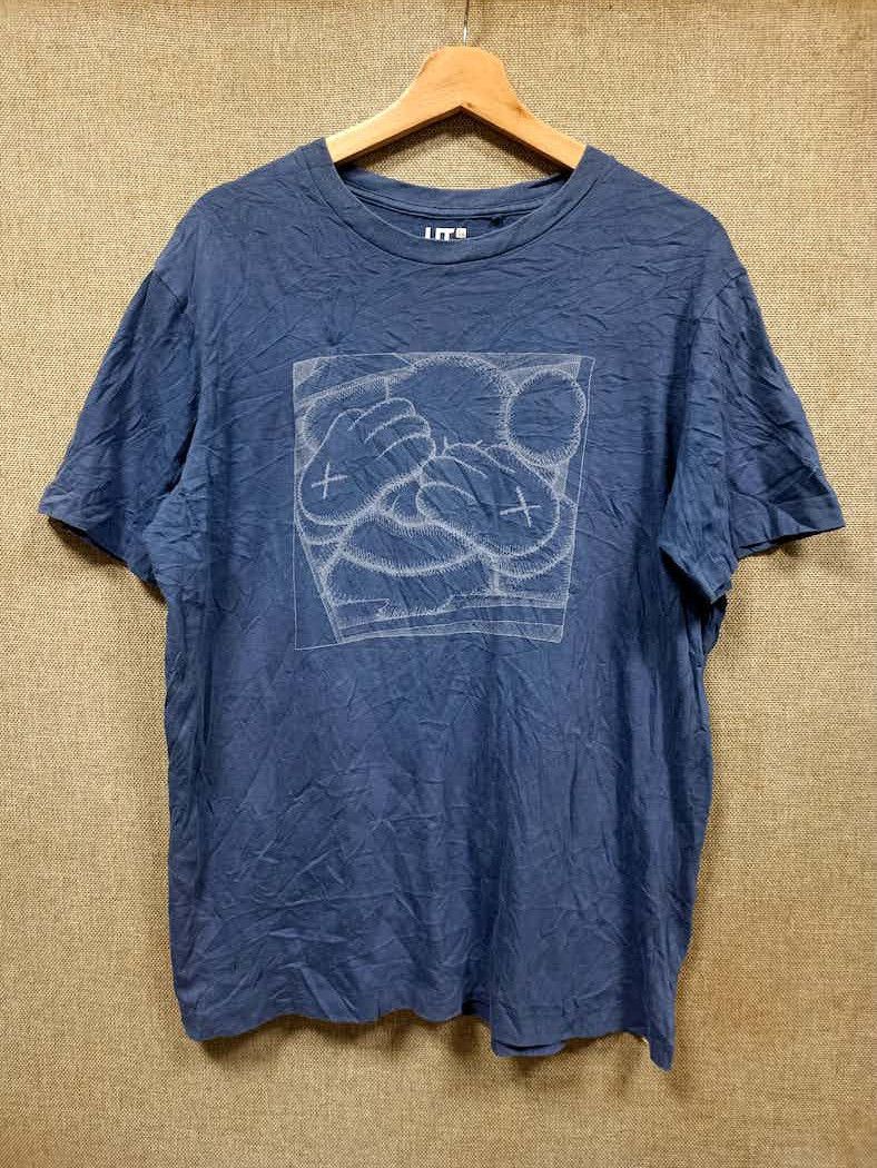 Japanese Brand × Kaws × Uniqlo t shirt Kaws X Uniqlo very rare Size US L / EU 52-54 / 3 - 1 Thumbnail