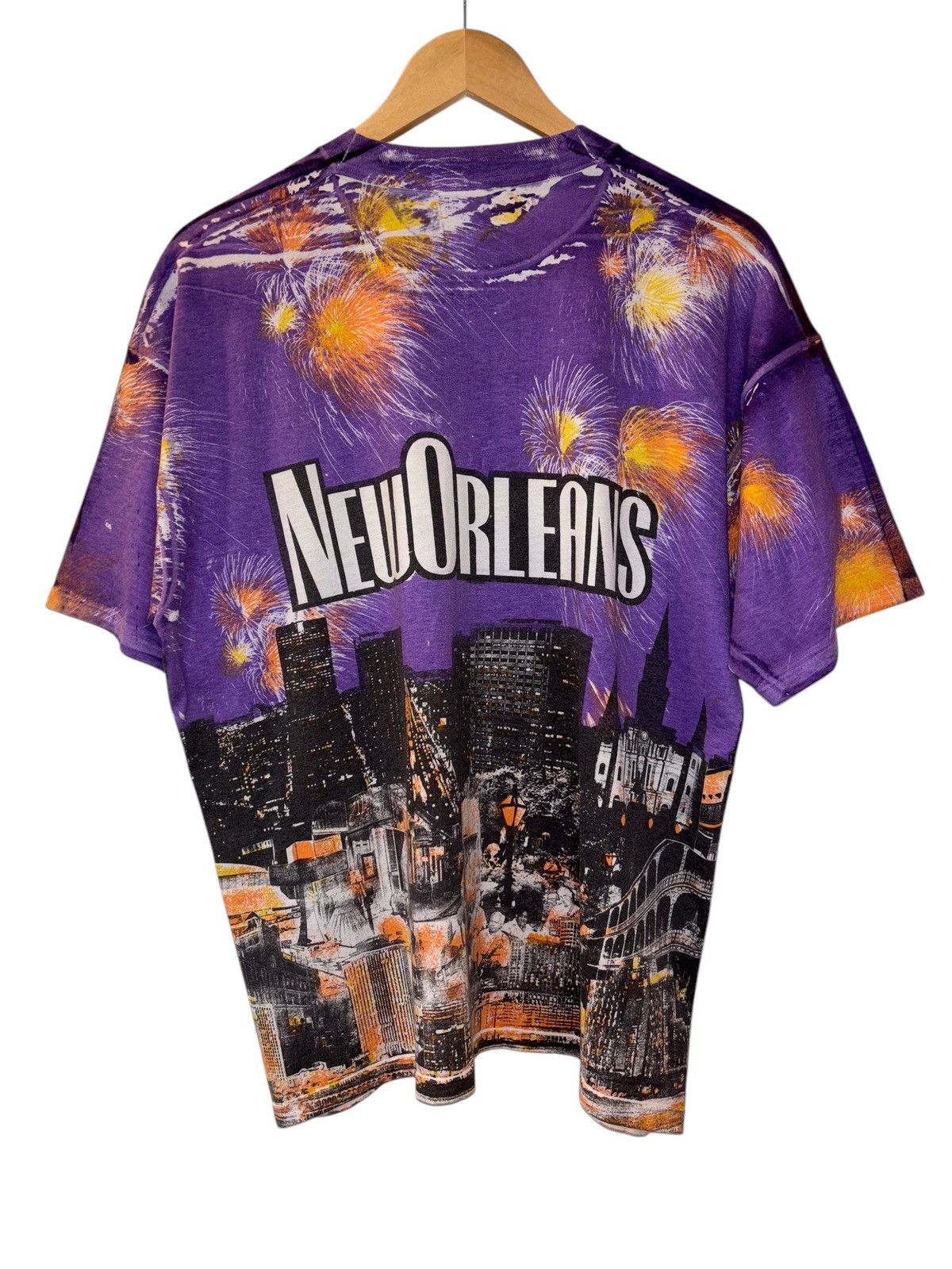 Fruit Of The Loom Vintage 90s New Orleans City AOP T-Shirt Size US XL / EU 56 / 4 - 2 Thumbnail