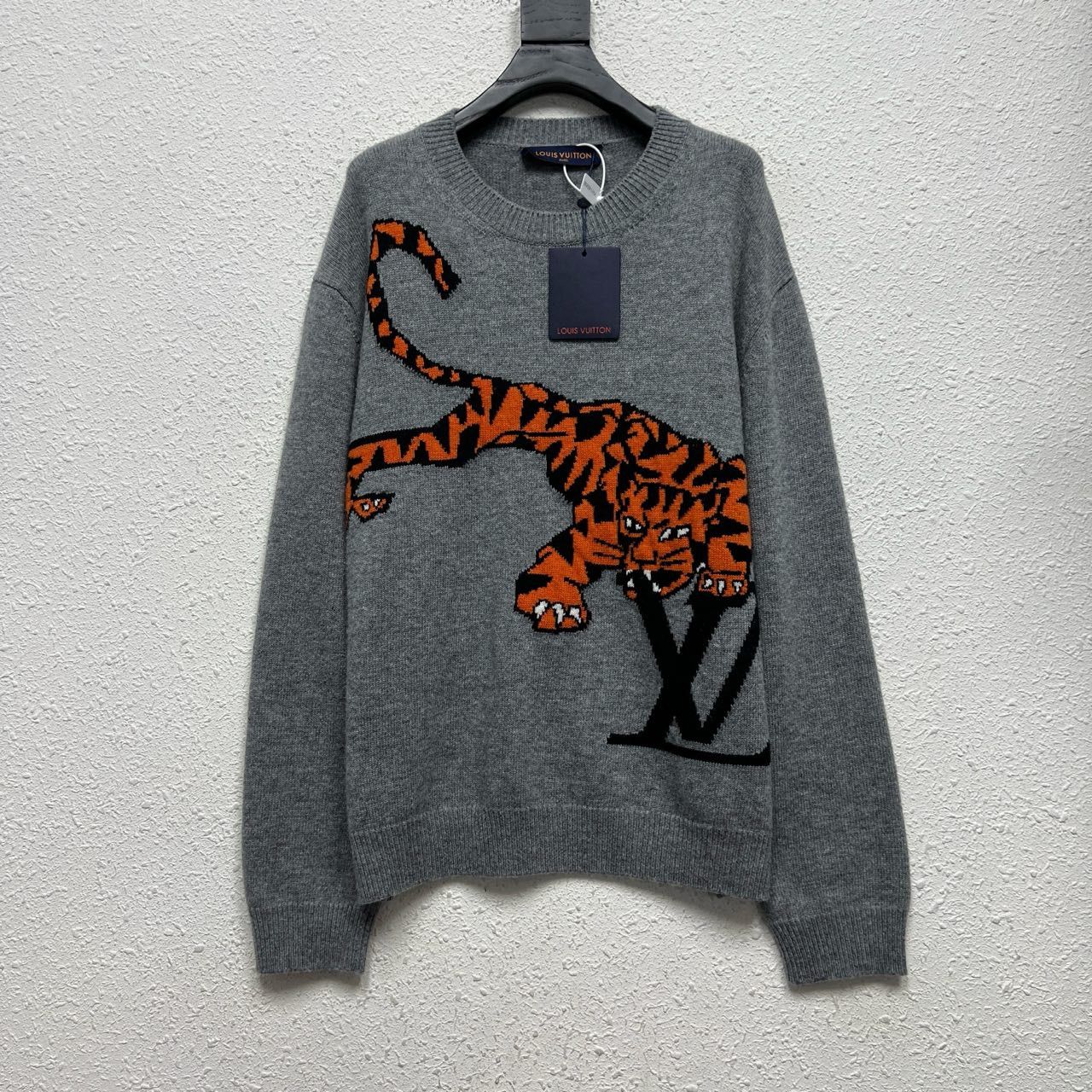 Louis Vuitton LOUIS VUITTON LV Grey Xiashanhu Logo Sweater Nextarrow-2412 Size US L / EU 52-54 / 3 - 1 Thumbnail
