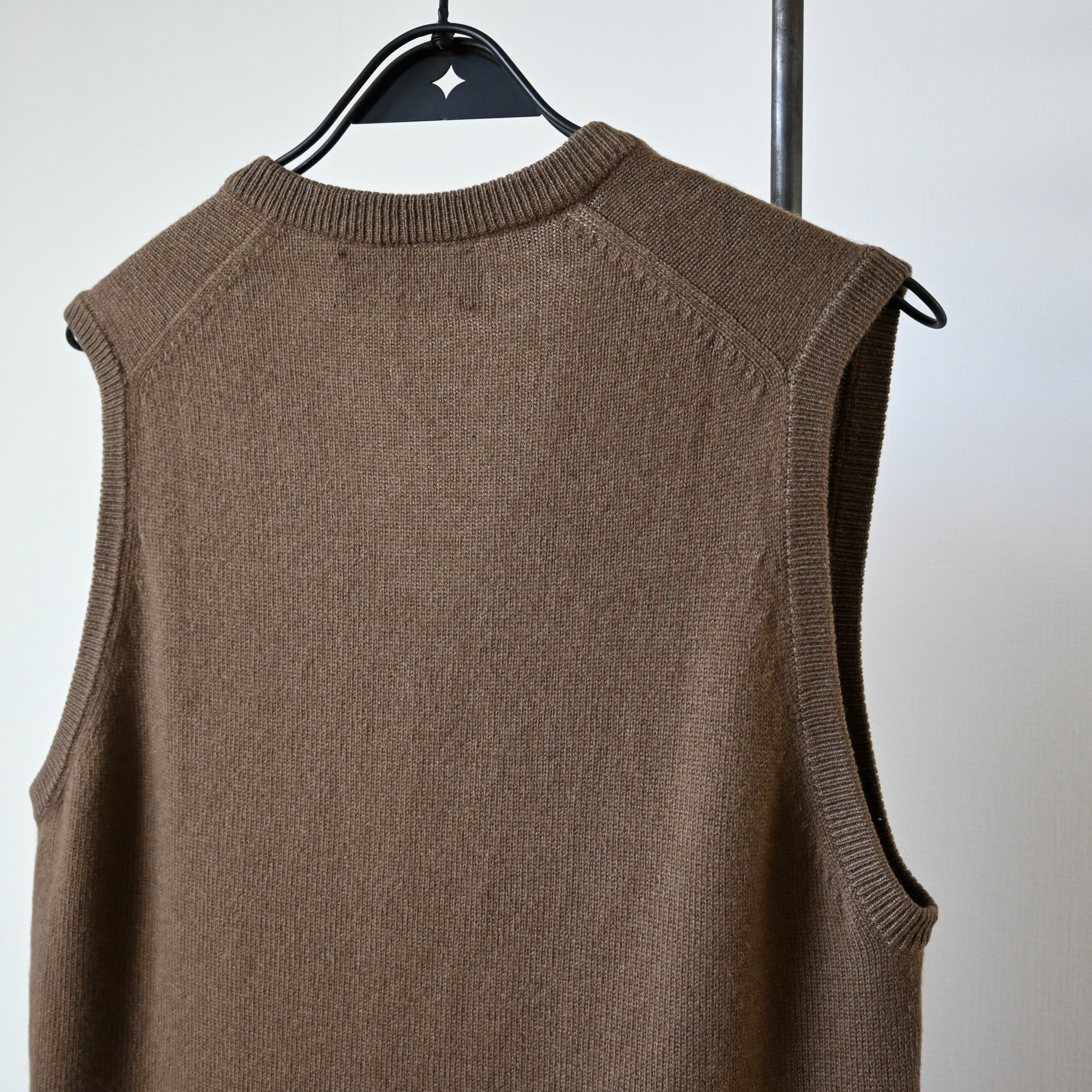 Ballantyne Ballantyne pure cashmere knit vest made in Scotland, size 40 Size US M / EU 48-50 / 2 - 3 Thumbnail