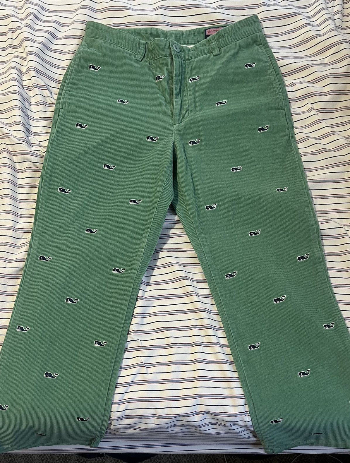 Vineyard Vines Vineyard Vines Embroidered Whale Patch Corduroy Pants Size US 32 / EU 48 - 1 Thumbnail
