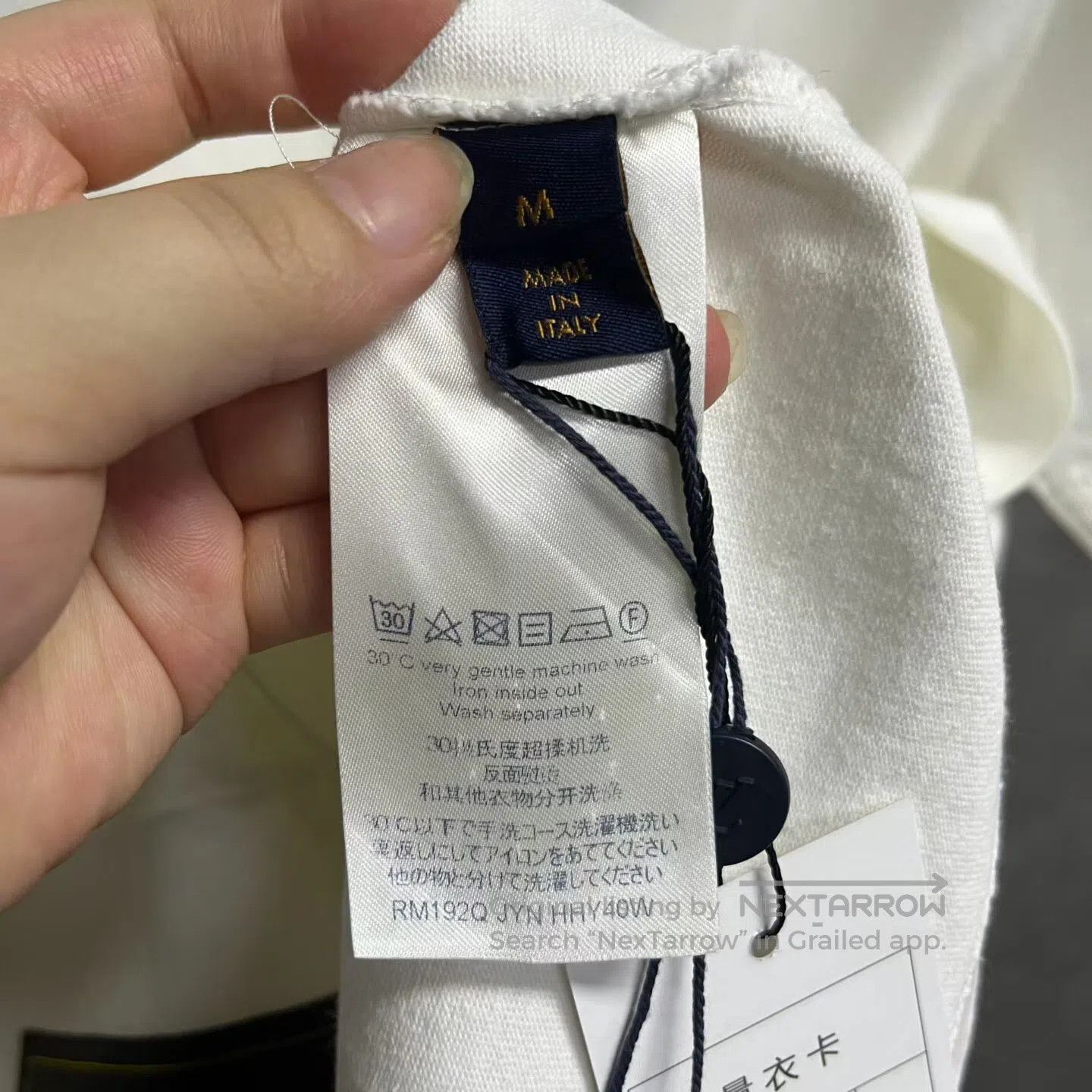 Louis Vuitton Louis Vuitton White, solid-color round-necked short-sleeve Size US M / EU 48-50 / 2 - 2 Thumbnail