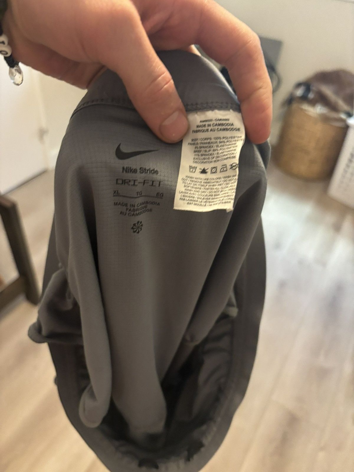 Nike Men’s Grey Nike 3–4” Inseam Running Shorts Athletic Fit Size US 33 - 7 Thumbnail