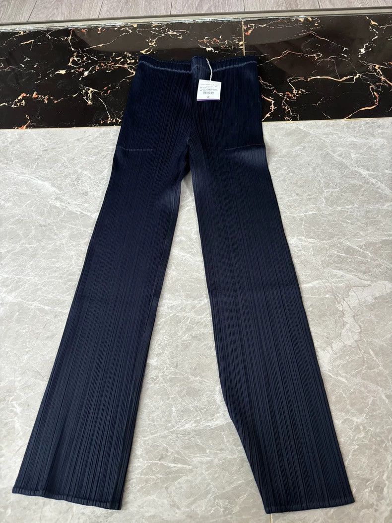 Other Issey Miyake size:2 Navy blue pleated trousers Size 31" - 1 Thumbnail