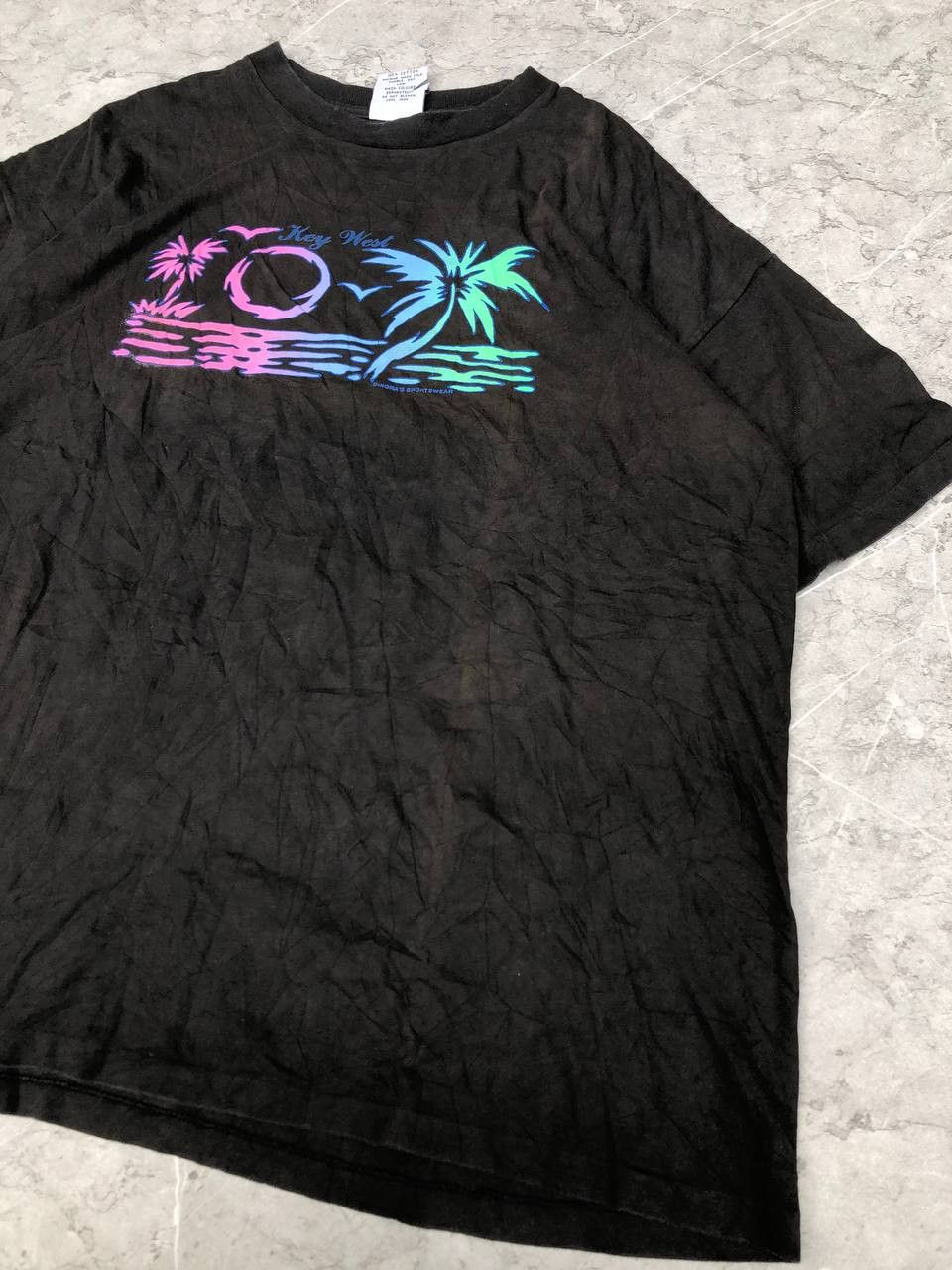 Cross Colours × Vintage Vintage Thrashed Faded Cross Colours Hawaii T-shirt Size US XL / EU 56 / 4 - 11 Thumbnail