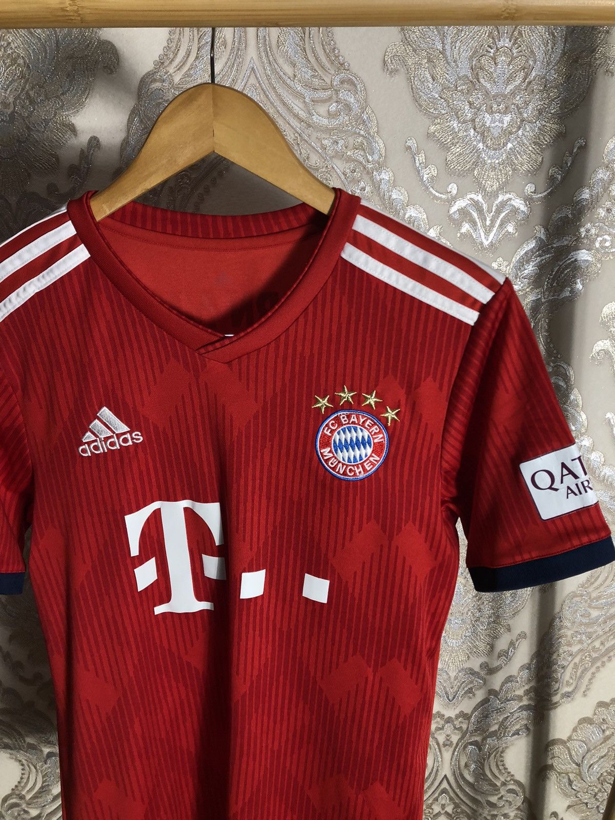 Vintage ADIDAS BAYERN MUNCHEN GERMANY RETRO SOCCER JERSEY Y2K 90s Size US S / EU 44-46 / 1 - 2 Thumbnail