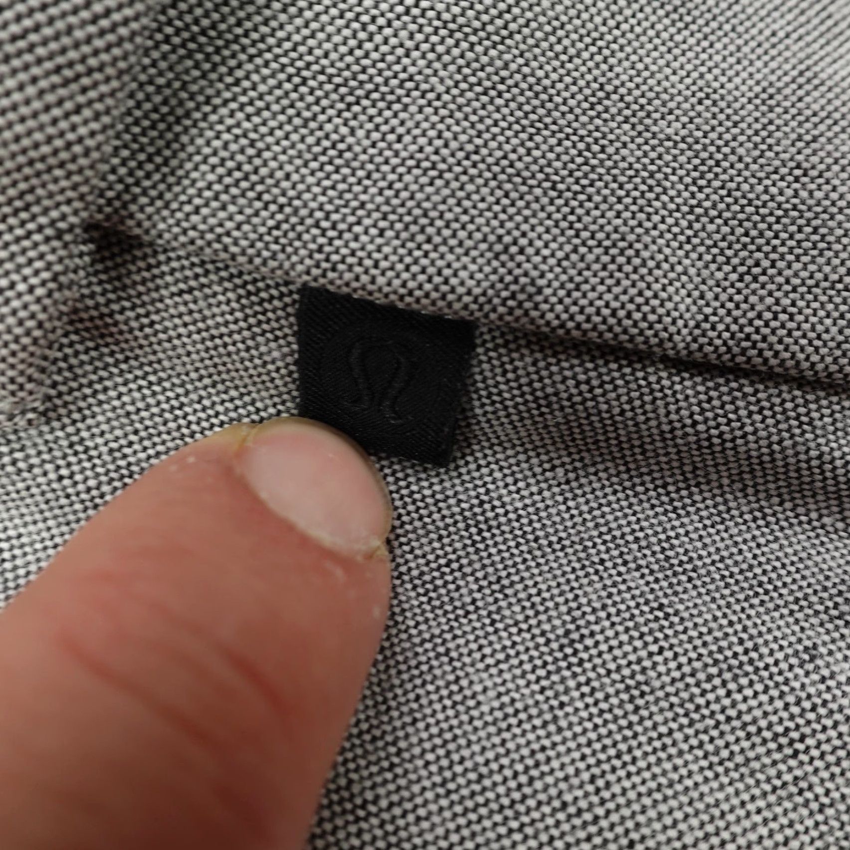 Lululemon VINTAGE Lululemon Chino Shorts Mens 33 Gray Casual Travel Workwear Lightweight Relaxed Pockets 10" Inseam Size US 33 - 7 Thumbnail