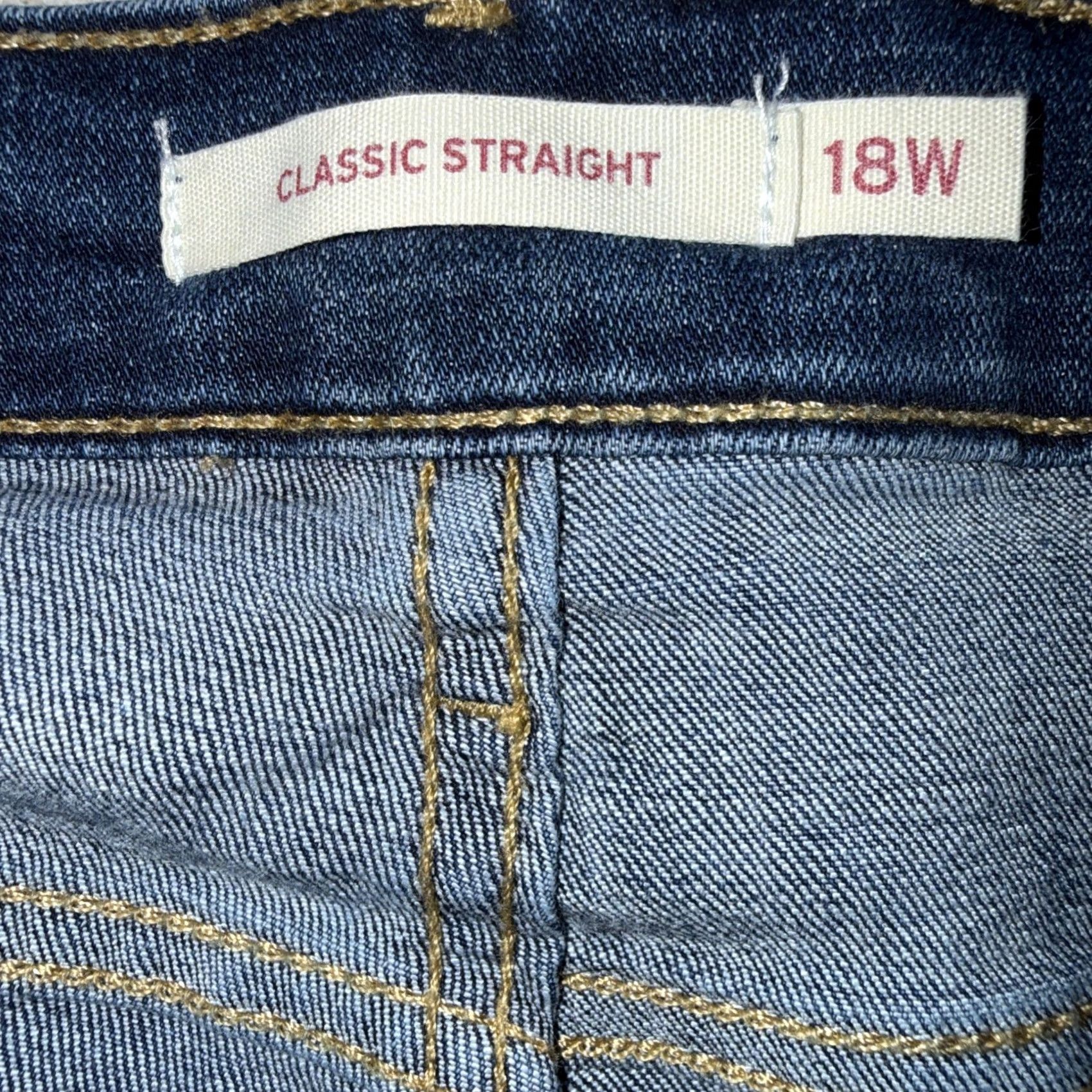 Denime VINTAGE Levi’s Levi Strauss Classic Straight Womens Jeans 18W Medium Wash Denim Jeans 5-Pocket High Rise Button Zip Plus Size Womens Size 40" / US 18 - 3 Thumbnail
