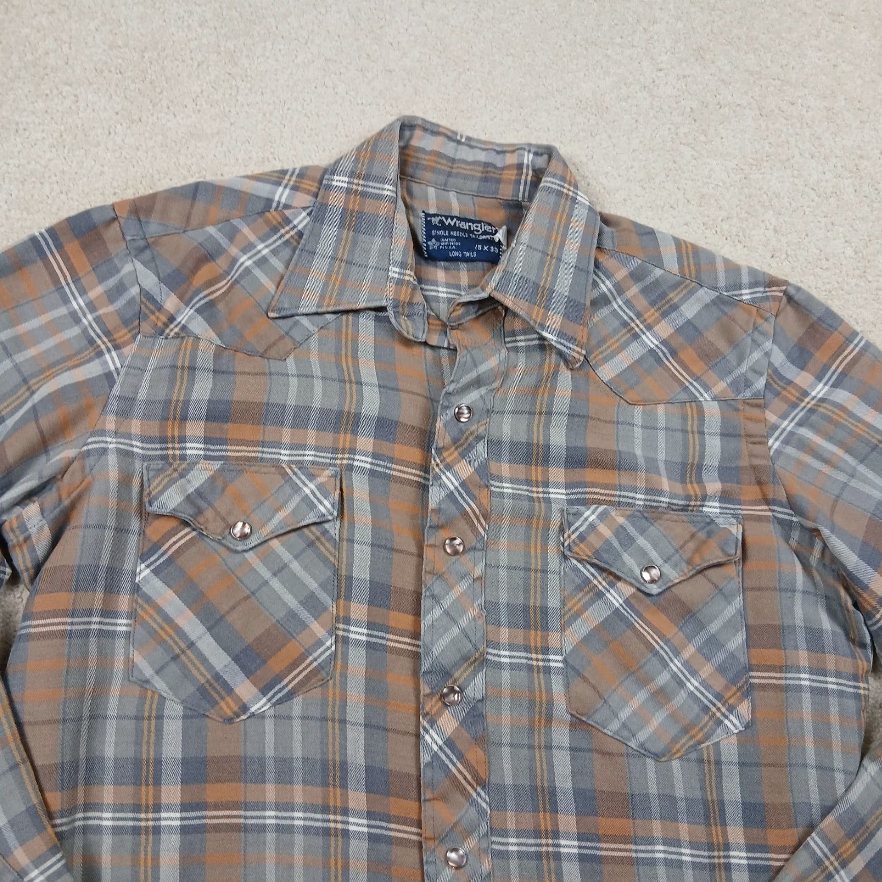 Wrangler VINTAGE Wrangler Pearl Snap Shirt Mens 15 Small Brown Plaid Long Tails 80s Size US S / EU 44-46 / 1 - 2 Thumbnail