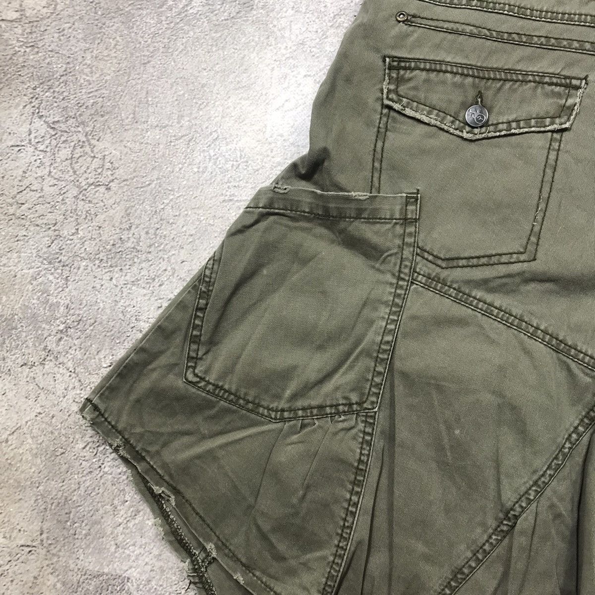Vintage Vintage Y2K Cargo Shorts Baggy Khaki Streetwear Sun Faded 29 Size 29" - 5 Thumbnail