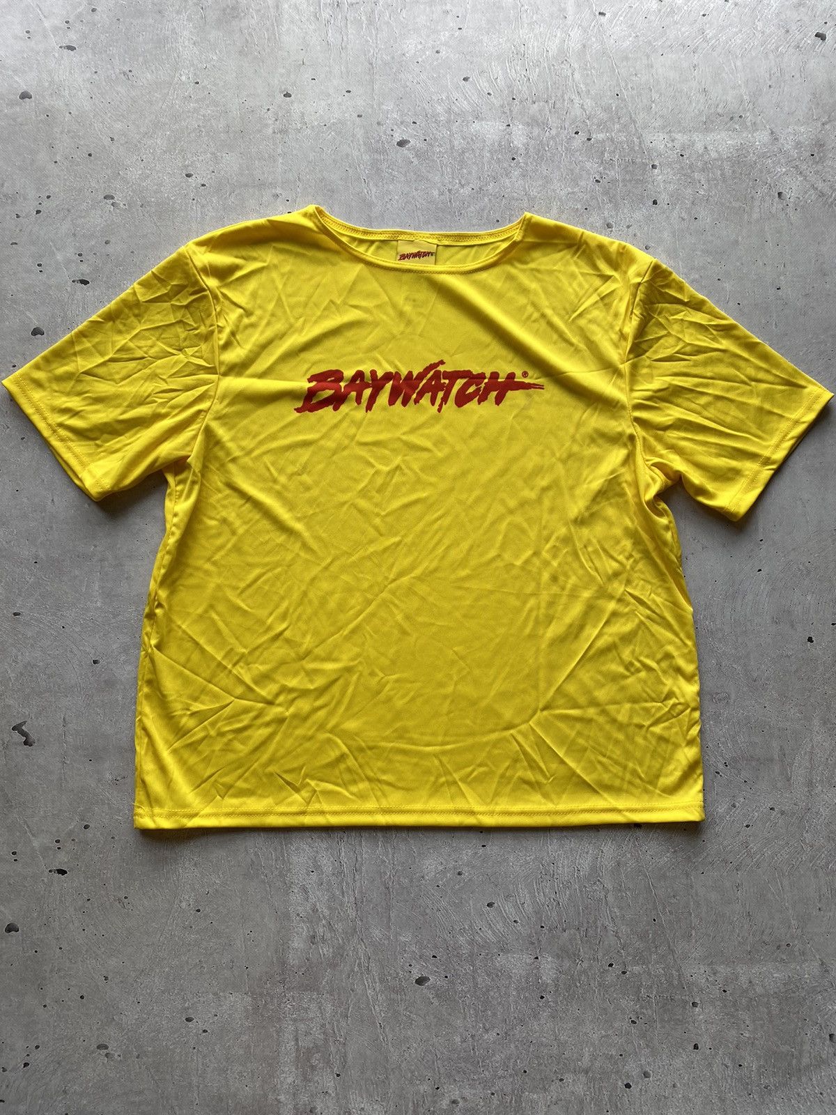 Vintage BAYWATCH Malibu T Shirt Yellow Short sleeve Y2K USA Retro Size US M / EU 48-50 / 2 - 2 Thumbnail