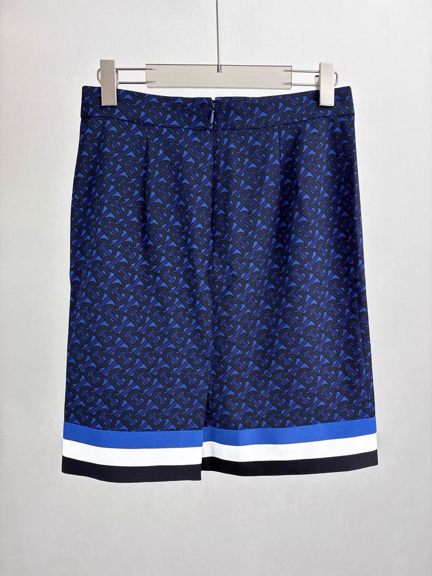 Burberry BURBERRY Blue TB Full Logo Mini Skirt K1 Size 27" / US 4 / IT 40 - 2 Thumbnail