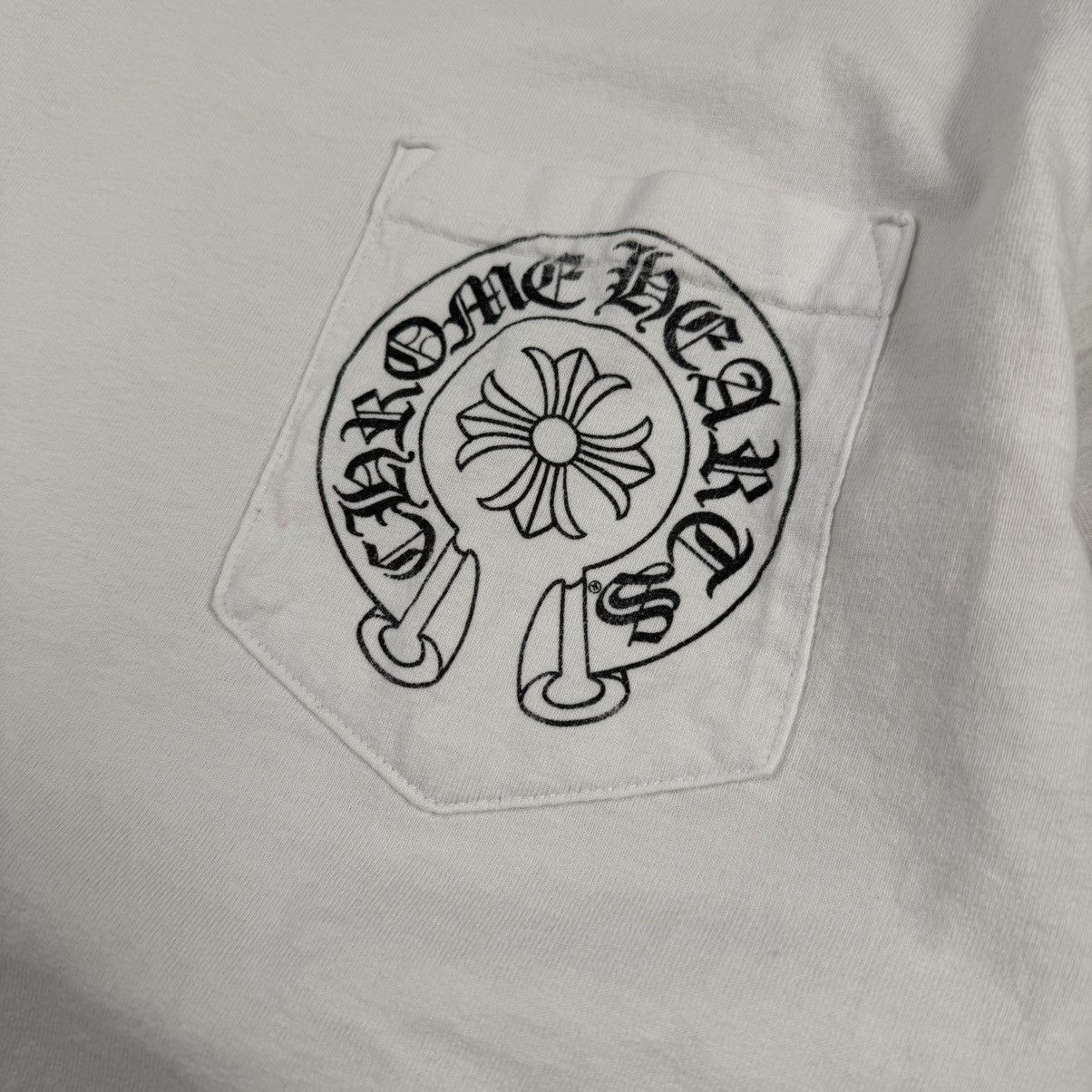 Chrome Hearts Chrome Hearts Vintage Floral Horseshoe Pocket White T-Shirt Size US S / EU 44-46 / 1 - 5 Thumbnail