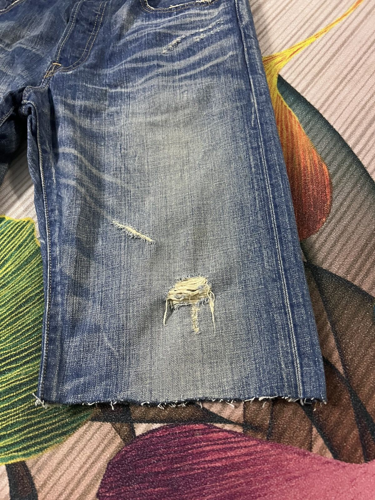Levi's × Levi's Vintage Clothing VINTAGE LEVIS 501 CROPPED DISTRESS JEANS Size US 31 - 4 Thumbnail