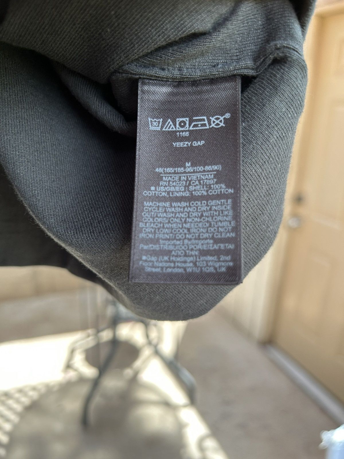 Balenciaga × Gap × Kanye West Yeezy gap balenciaga dove tee Size US M / EU 48-50 / 2 - 3 Thumbnail