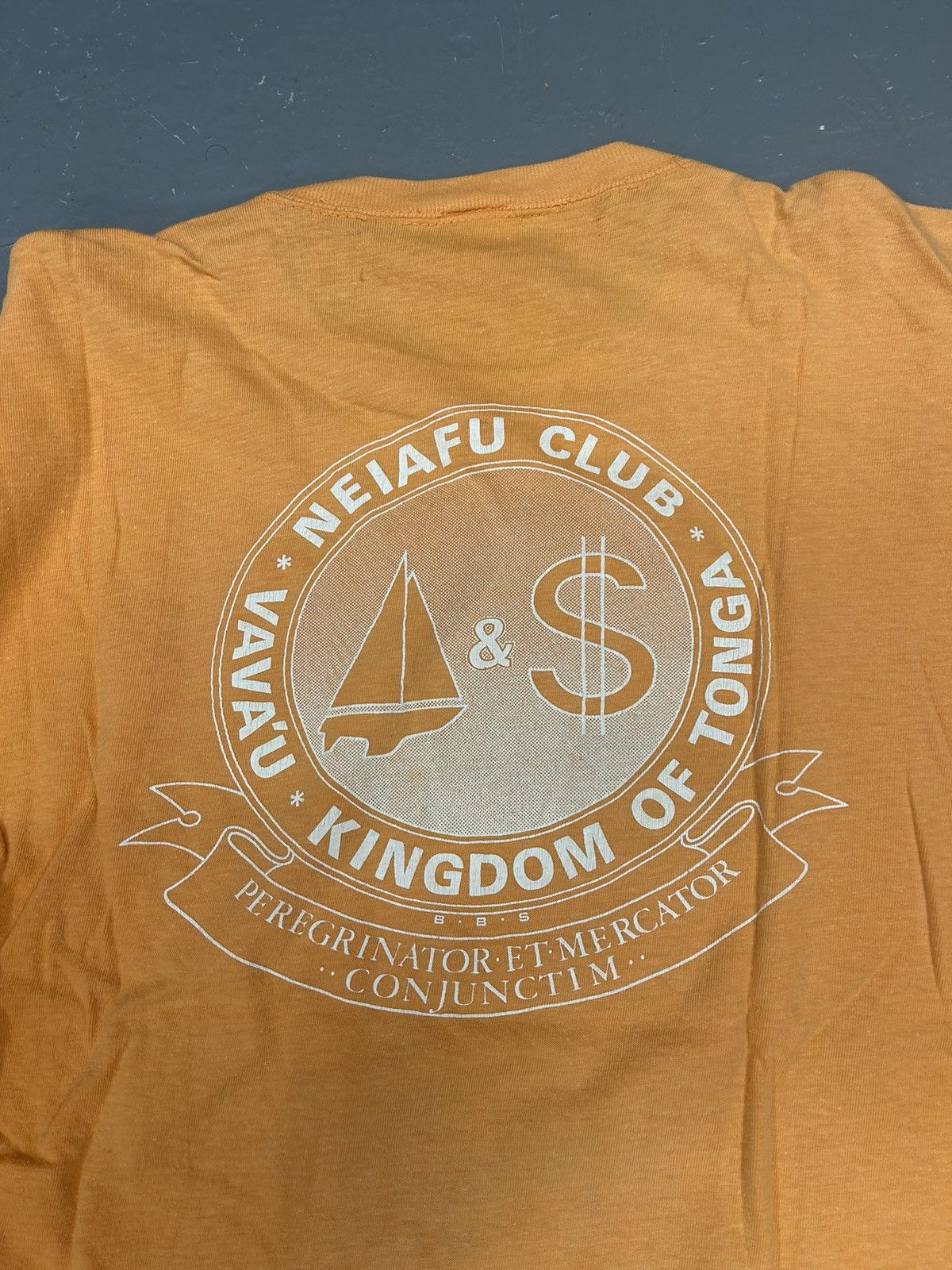 Vintage Crazy Vintage 90s Essential Orange Kingdom of Tonga T-Shirt Size US L / EU 52-54 / 3 - 2 Thumbnail