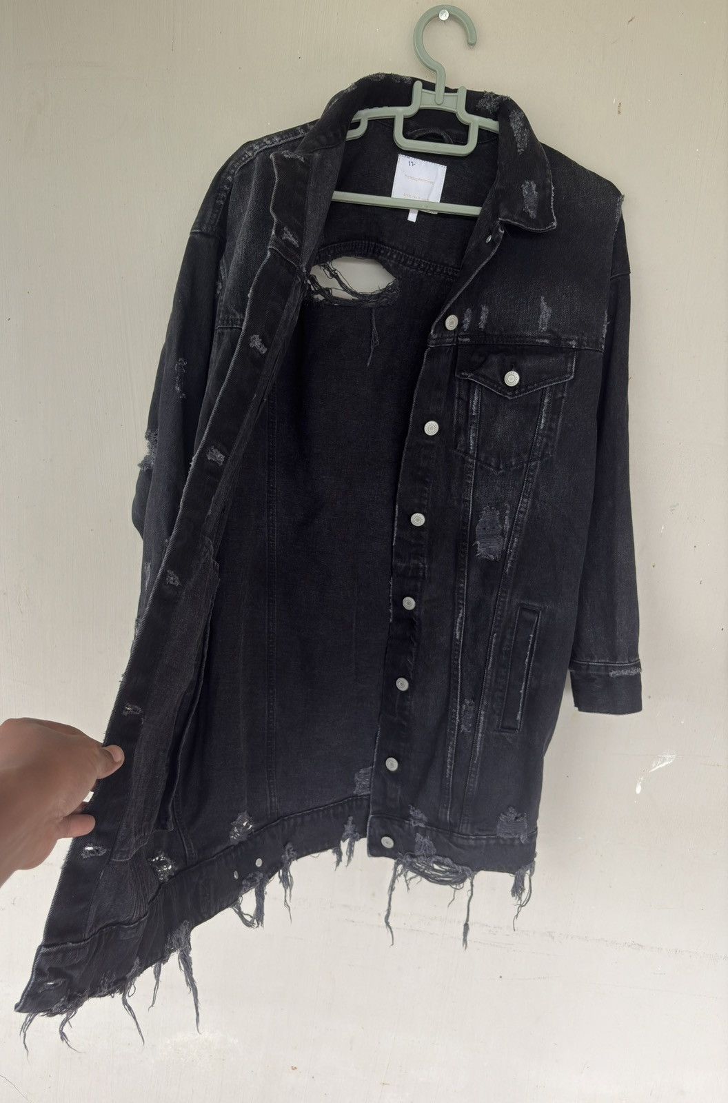 Zara Trafaluc Zara Black Distressed Long Denim Jacket Size US M / EU 48-50 / 2 - 5 Thumbnail