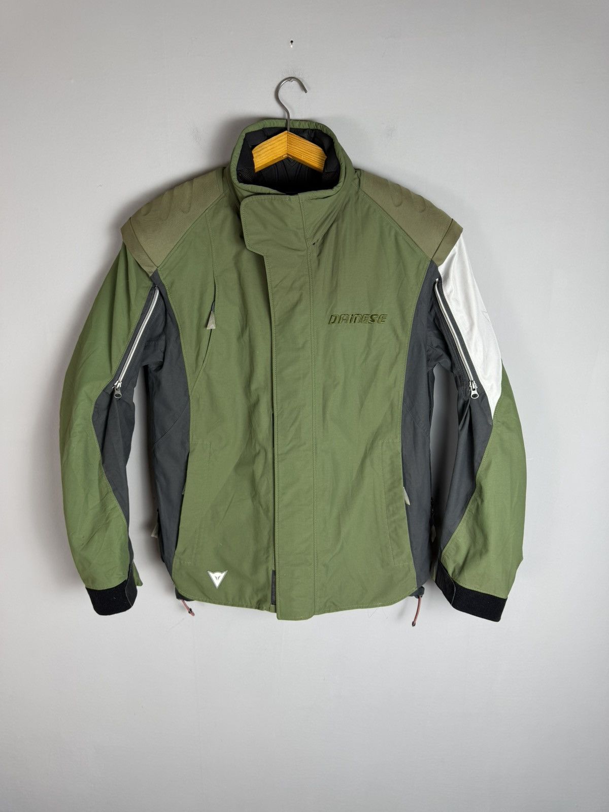 Dainese Mens Moto Dainese jacket Safety equipment Size US L / EU 52-54 / 3 - 1 Thumbnail