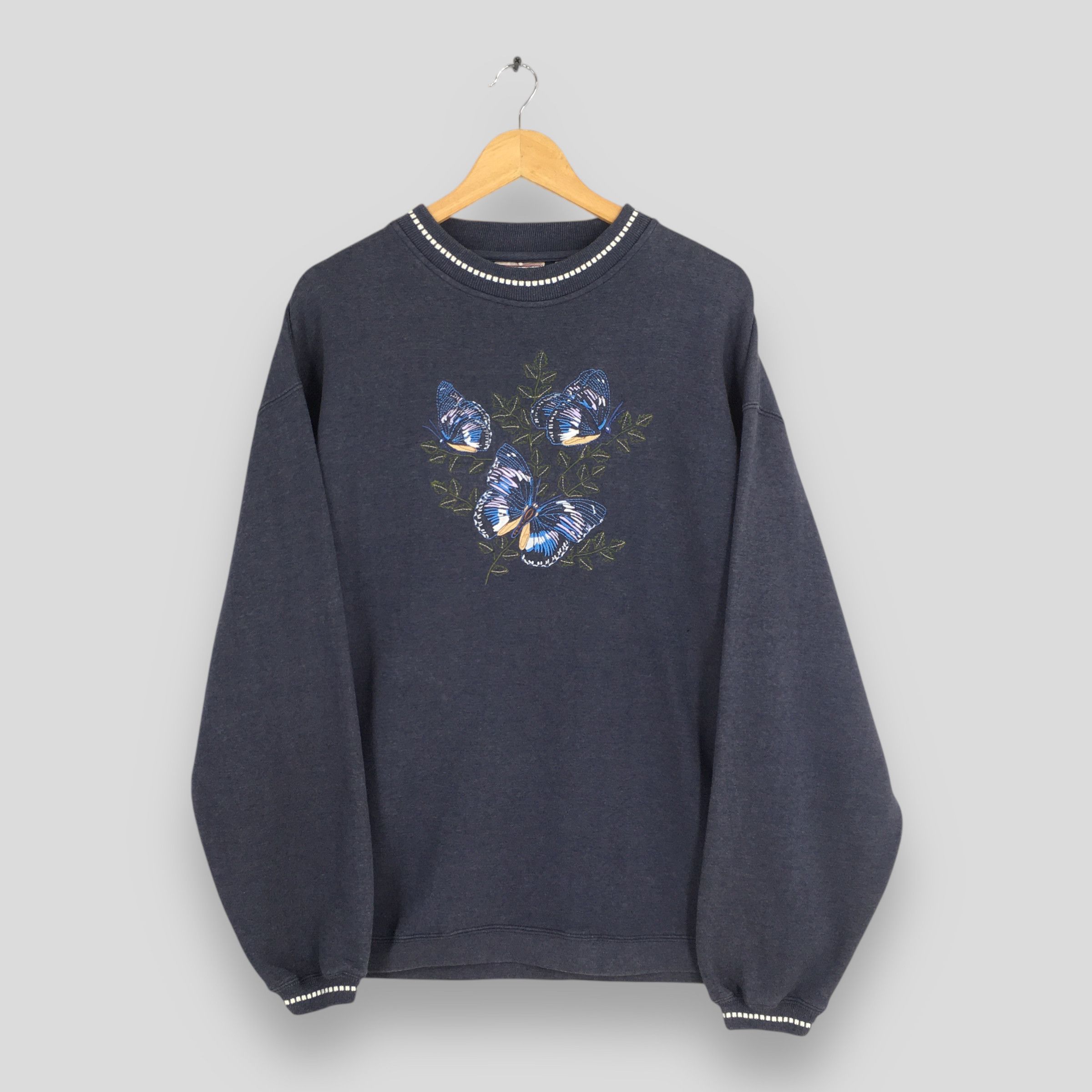 Vintage Aesthetic Butterfly Beautiful Sweatshirt XLarge