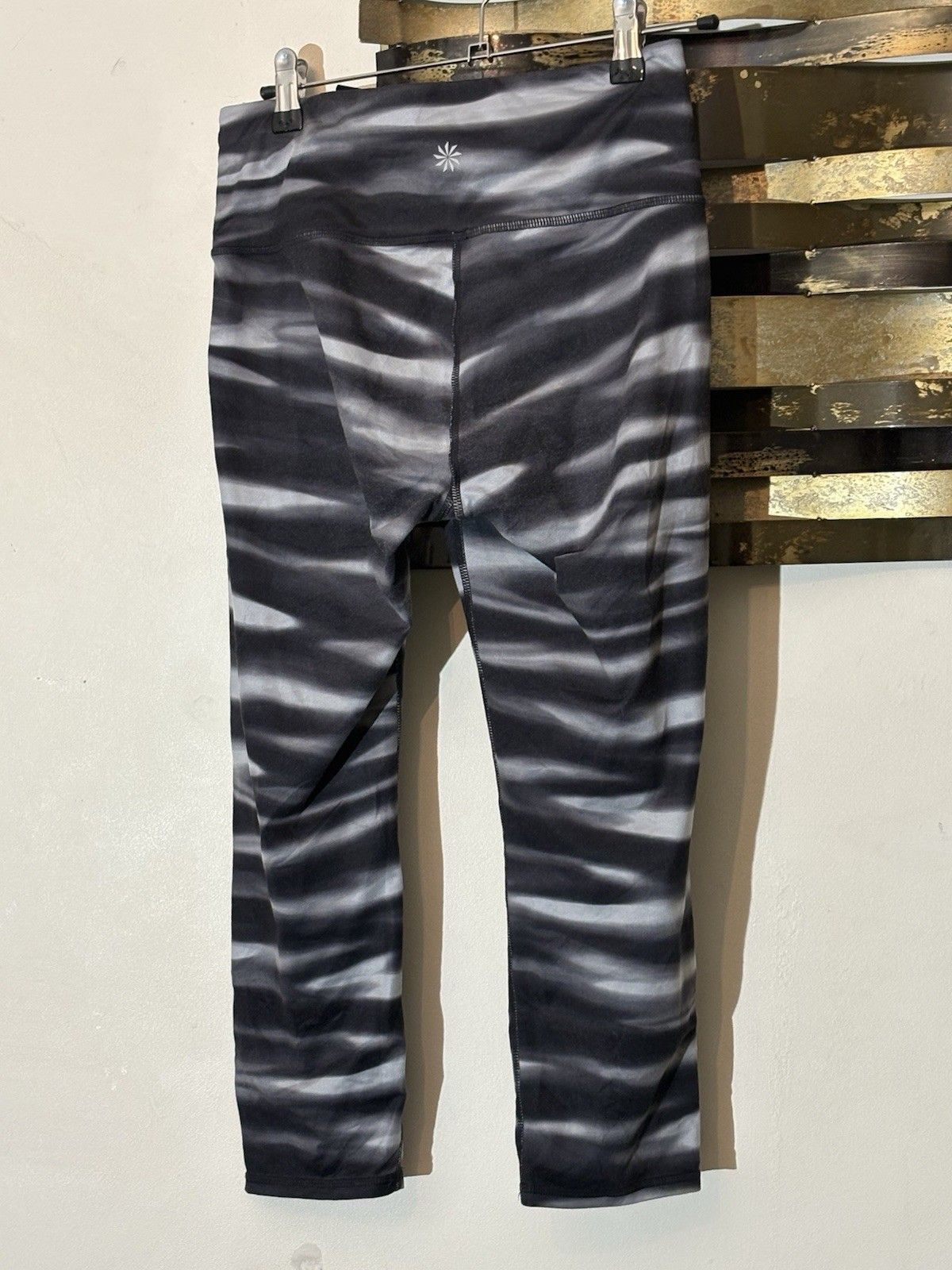 Athleta ATHLETA Capri Cropped Pants Leggings Athletic Workout S Size 26" / US 2 / IT 38 - 7 Thumbnail