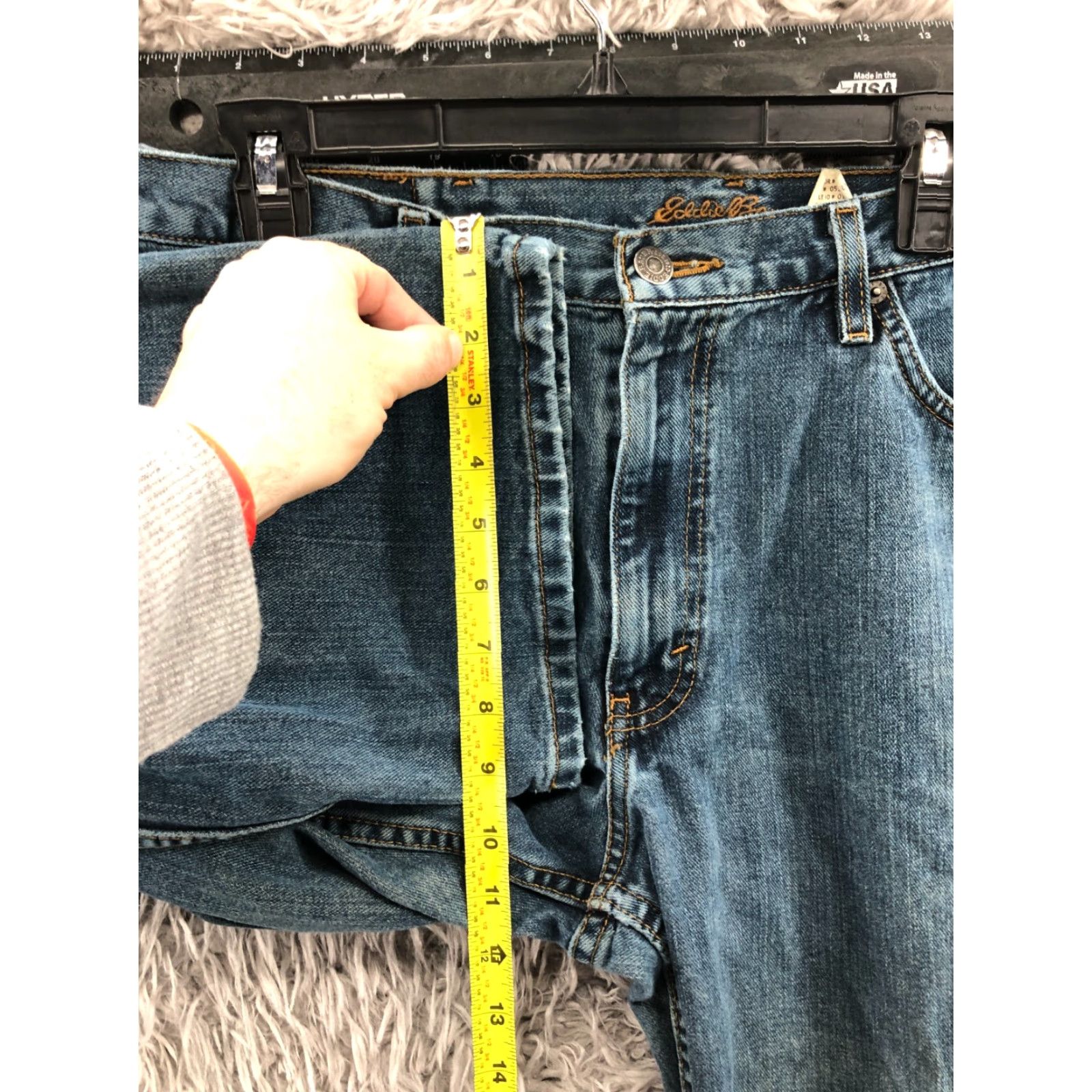 Eddie Bauer Eddie Bauer Jeans Relaxed Straight Size 36x32 Mens Mid Blue Wash Flaw Size US 36 / EU 52 - 4 Thumbnail