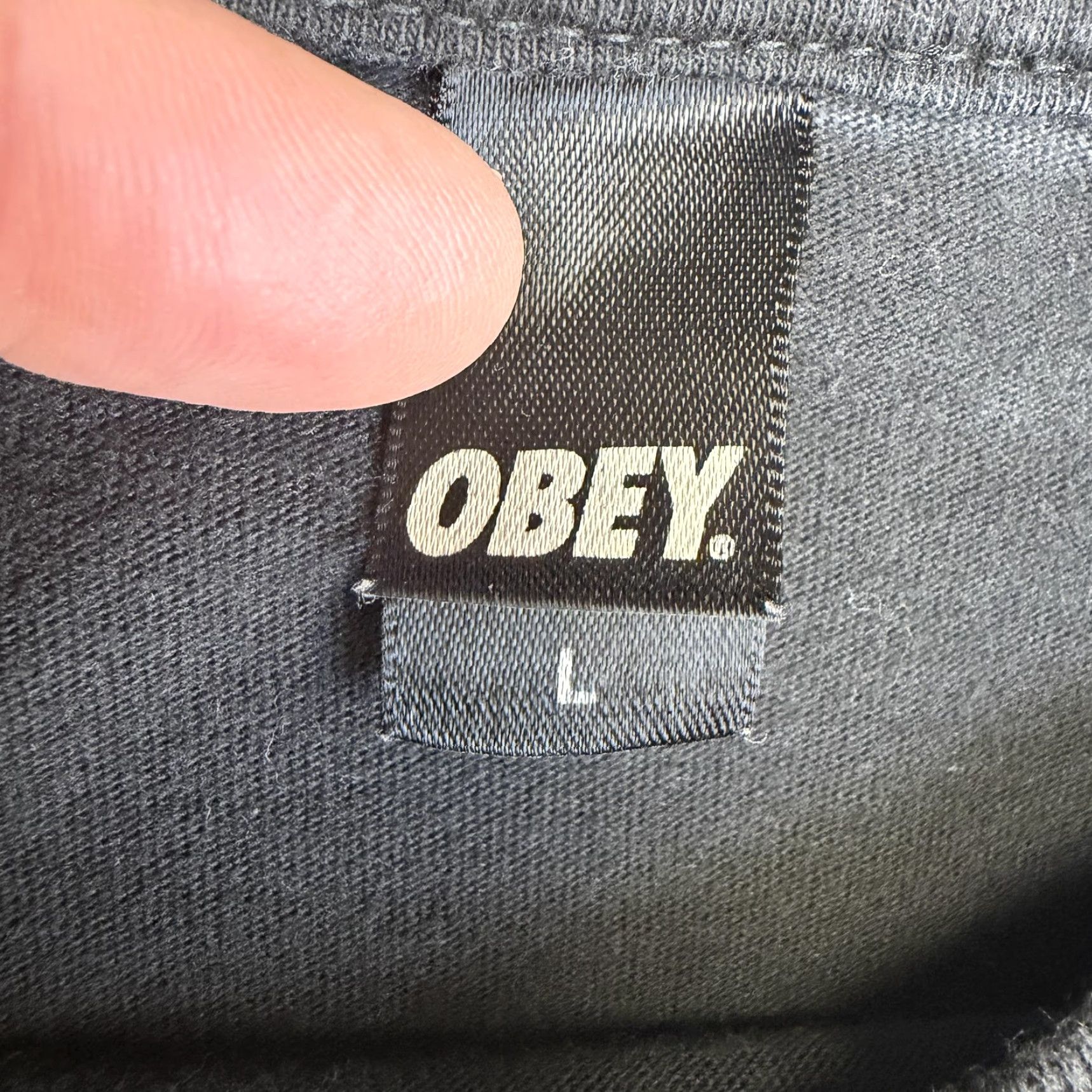 Obey VINTAGE Obey Propaganda Shirt Mens Large Black Cityscape All Over Graphic Made USA Size US L / EU 52-54 / 3 - 4 Thumbnail