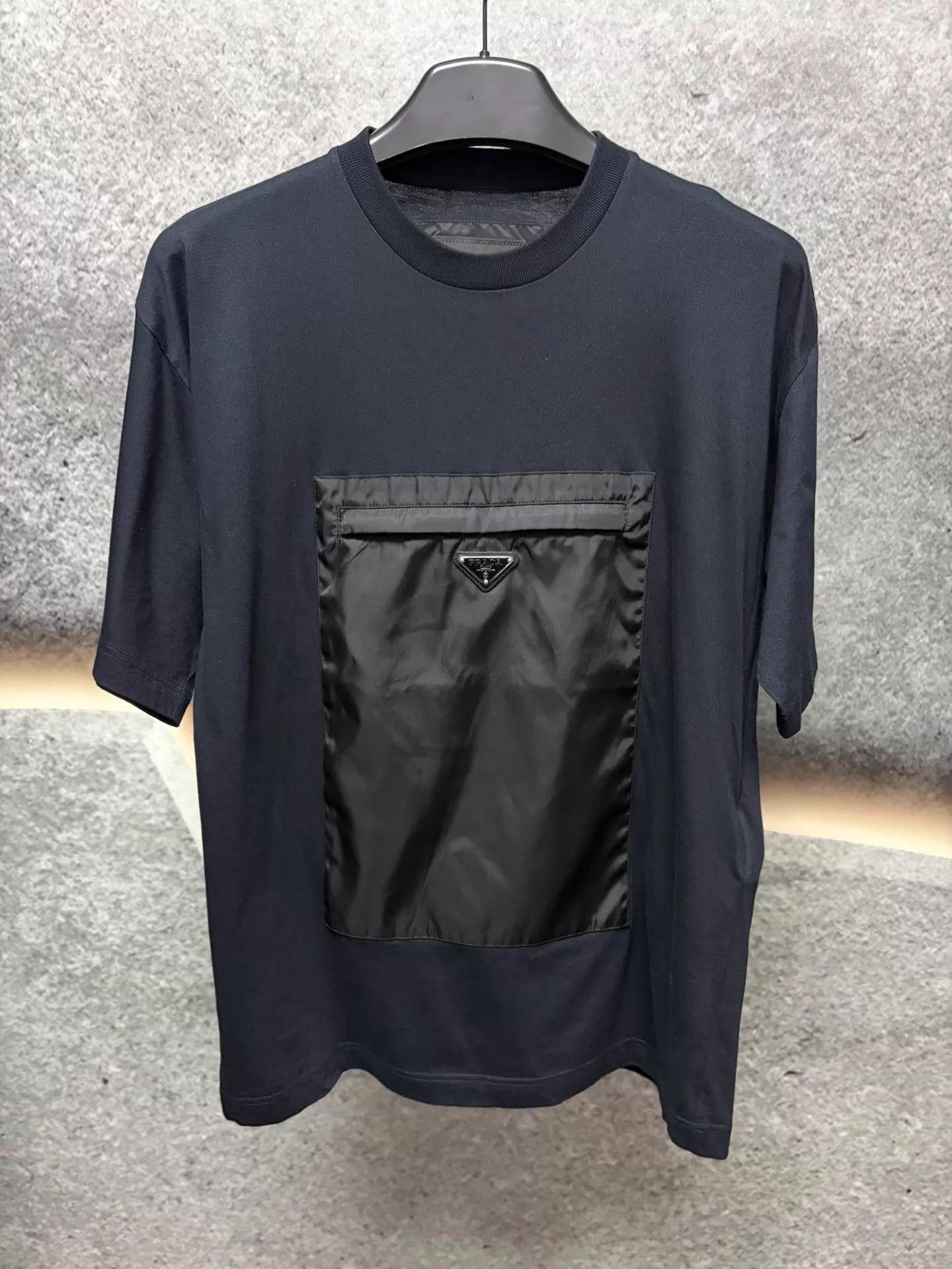 Prada Prada Black S Short Sleeve T-Shirt Triangle Nylon Size US S / EU 44-46 / 1 - 1 Thumbnail