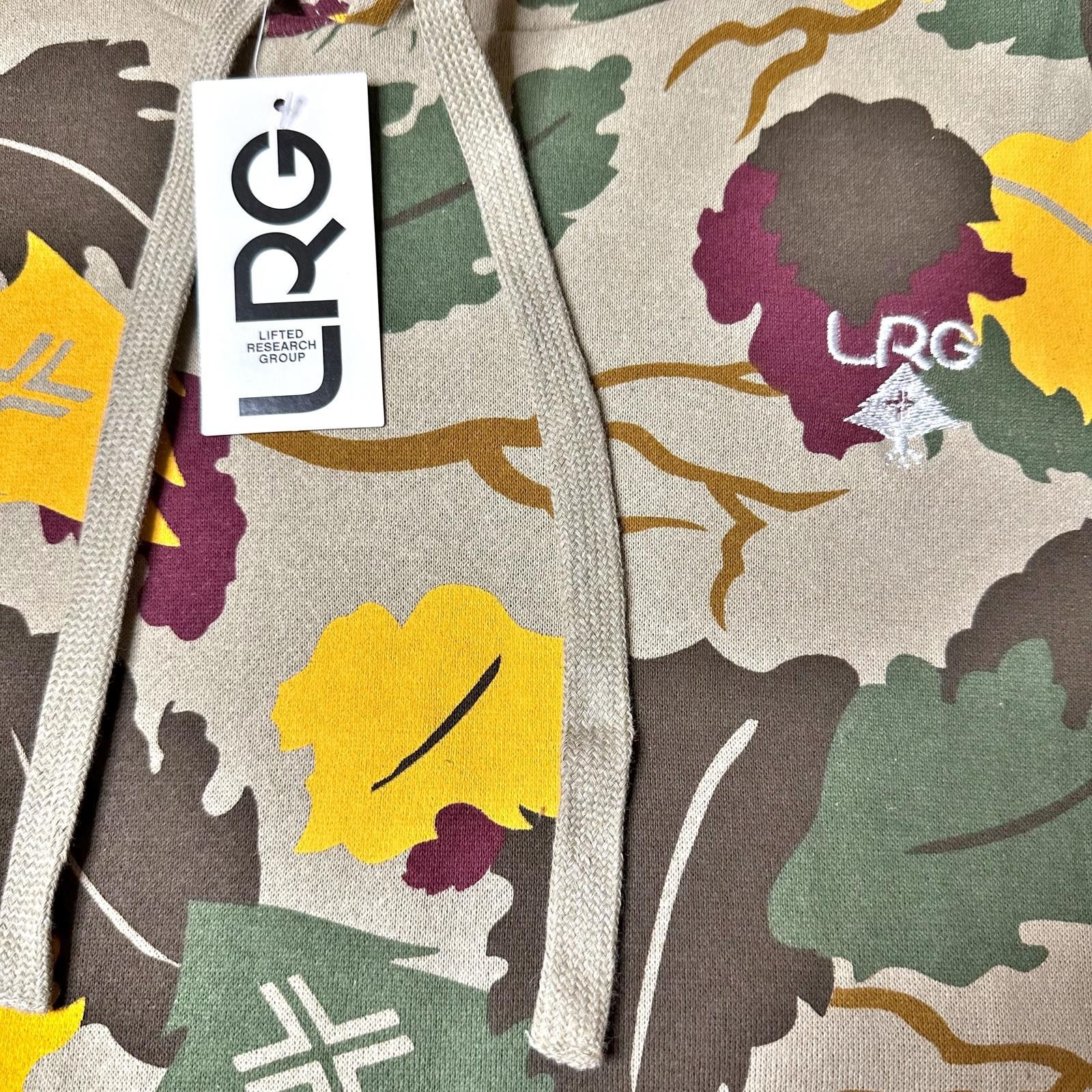 LRG NWT LRG Leaf Peeping Camo Pullover Hoodie Men’s Medium Khaki Size US M / EU 48-50 / 2 - 4 Thumbnail