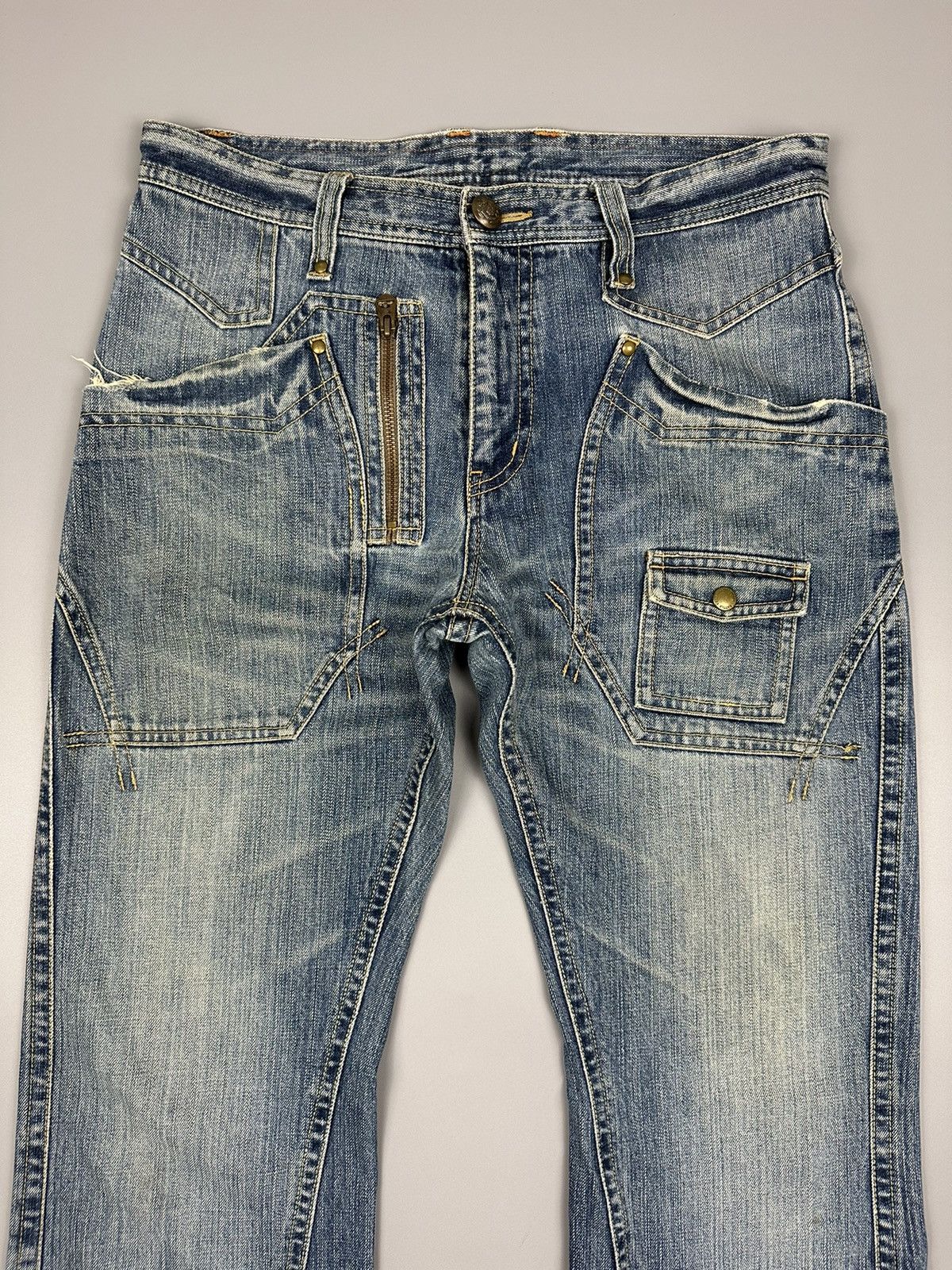 Japanese Brand Distressed Rattle Trap Twist Leg Multipocket Flared Denim Size US 32 / EU 48 - 5 Thumbnail