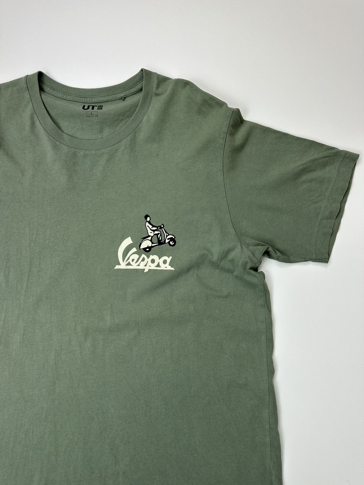 Uniqlo Uniqlo Vesta Logo T-shirt Men's Green Size US L / EU 52-54 / 3 - 5 Thumbnail