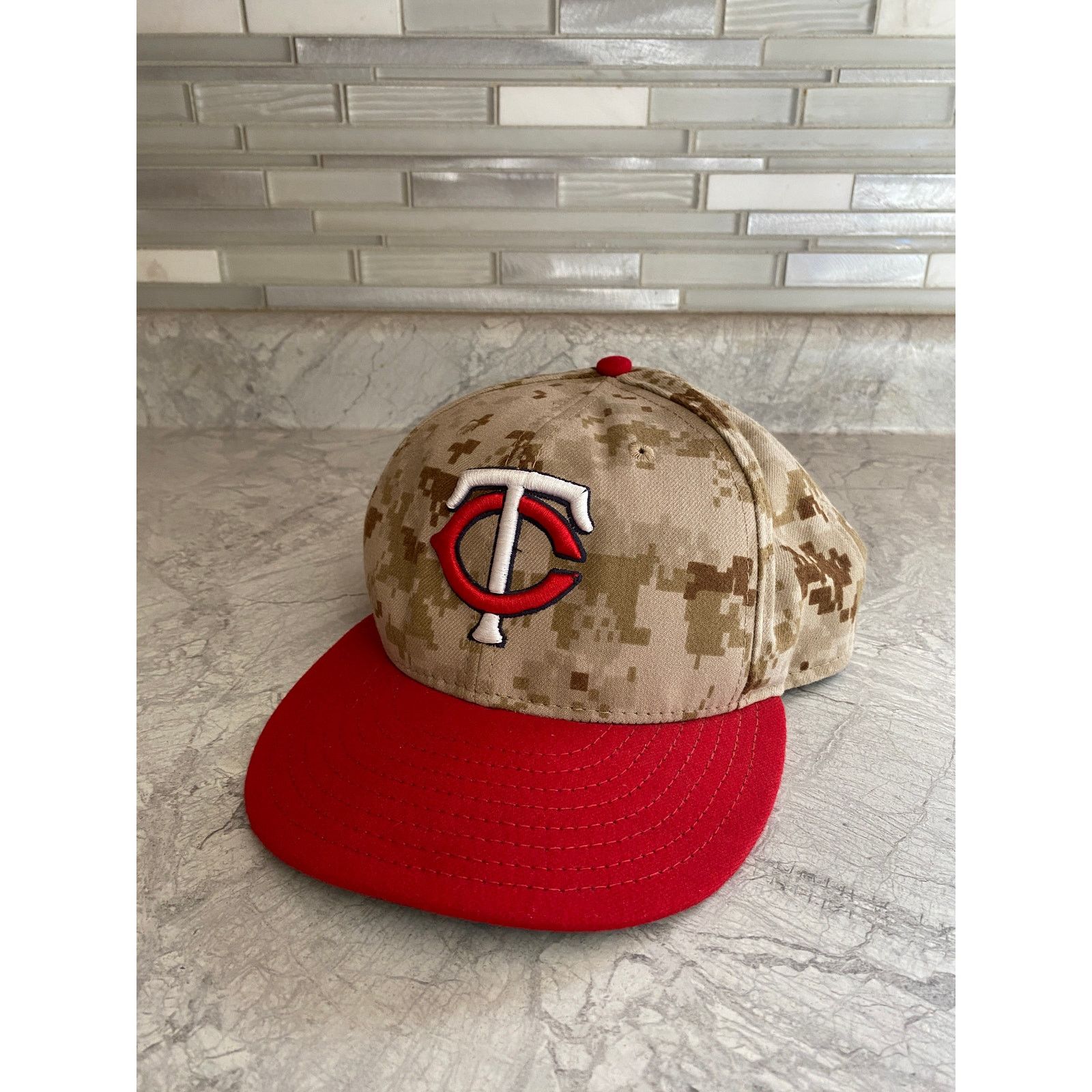 New Era Minnesota Twins Gray and White New Era Fitted Hat Size 7 3/8 Size ONE SIZE - 1 Thumbnail