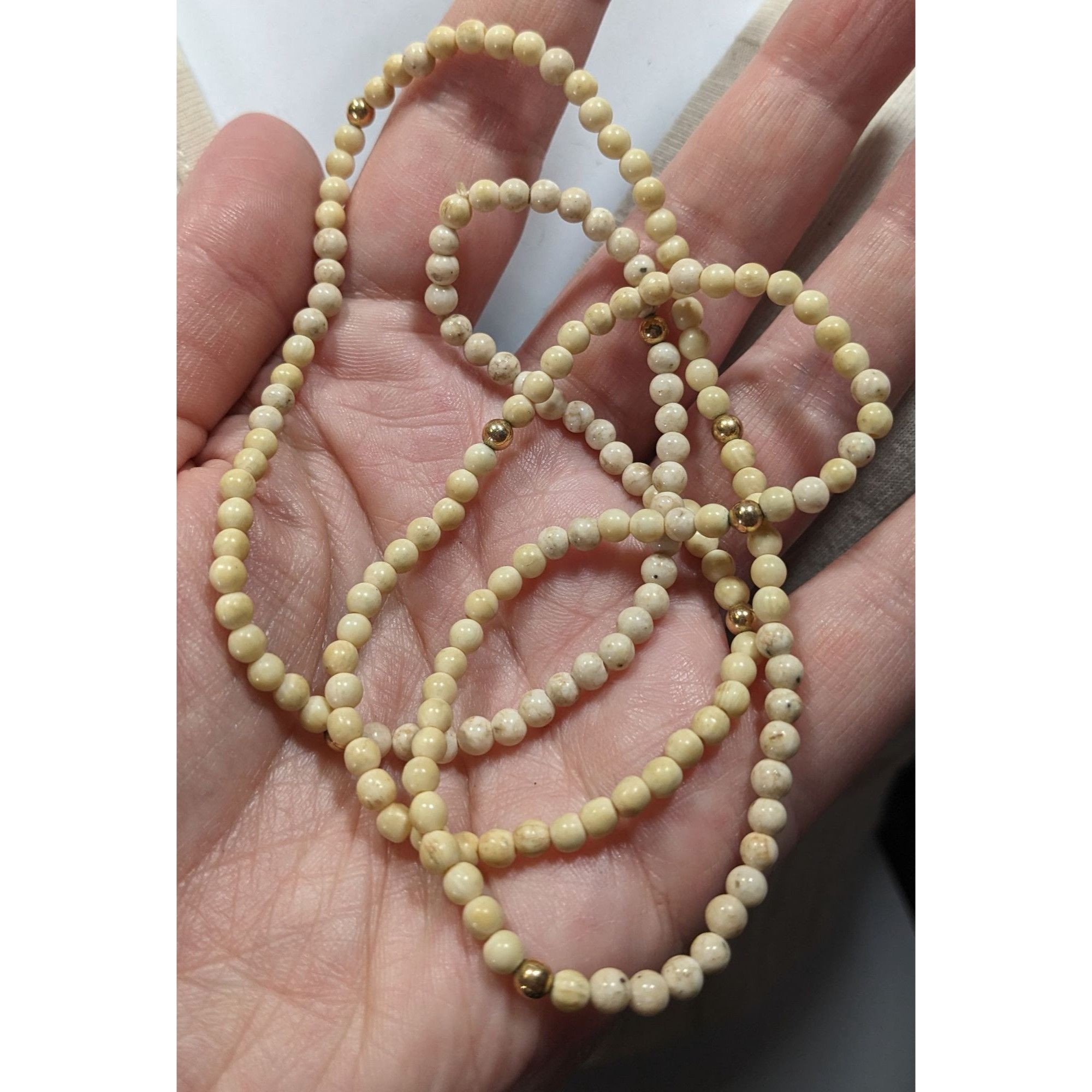 Other Vintage Cream Riverstone Beaded Necklace With Gold Tone Acce Size ONE SIZE - 3 Thumbnail