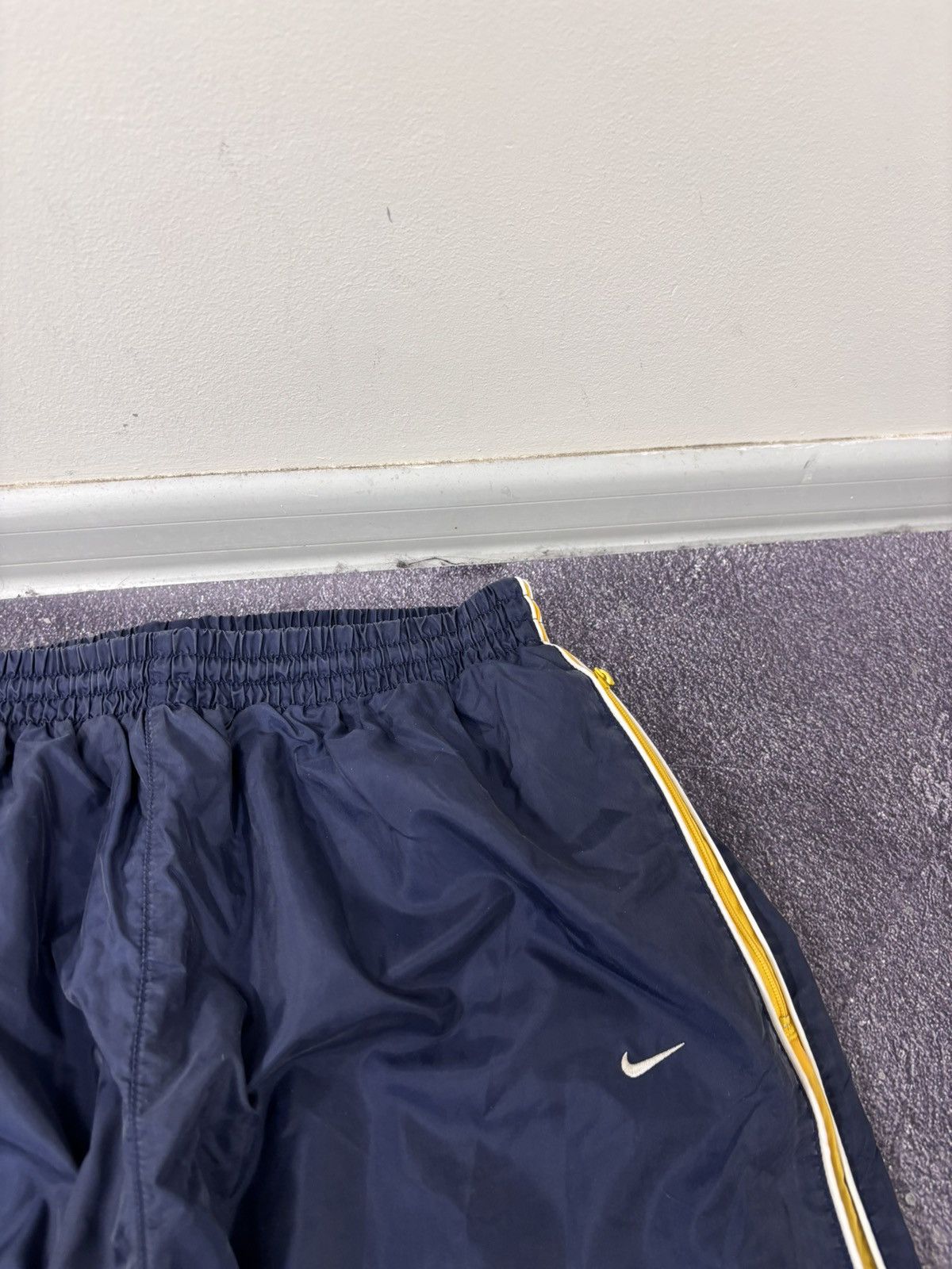 Nike Vintage Nike Y2K Navy Blue Nylon Track Pants Size US 32 / EU 48 - 9 Thumbnail