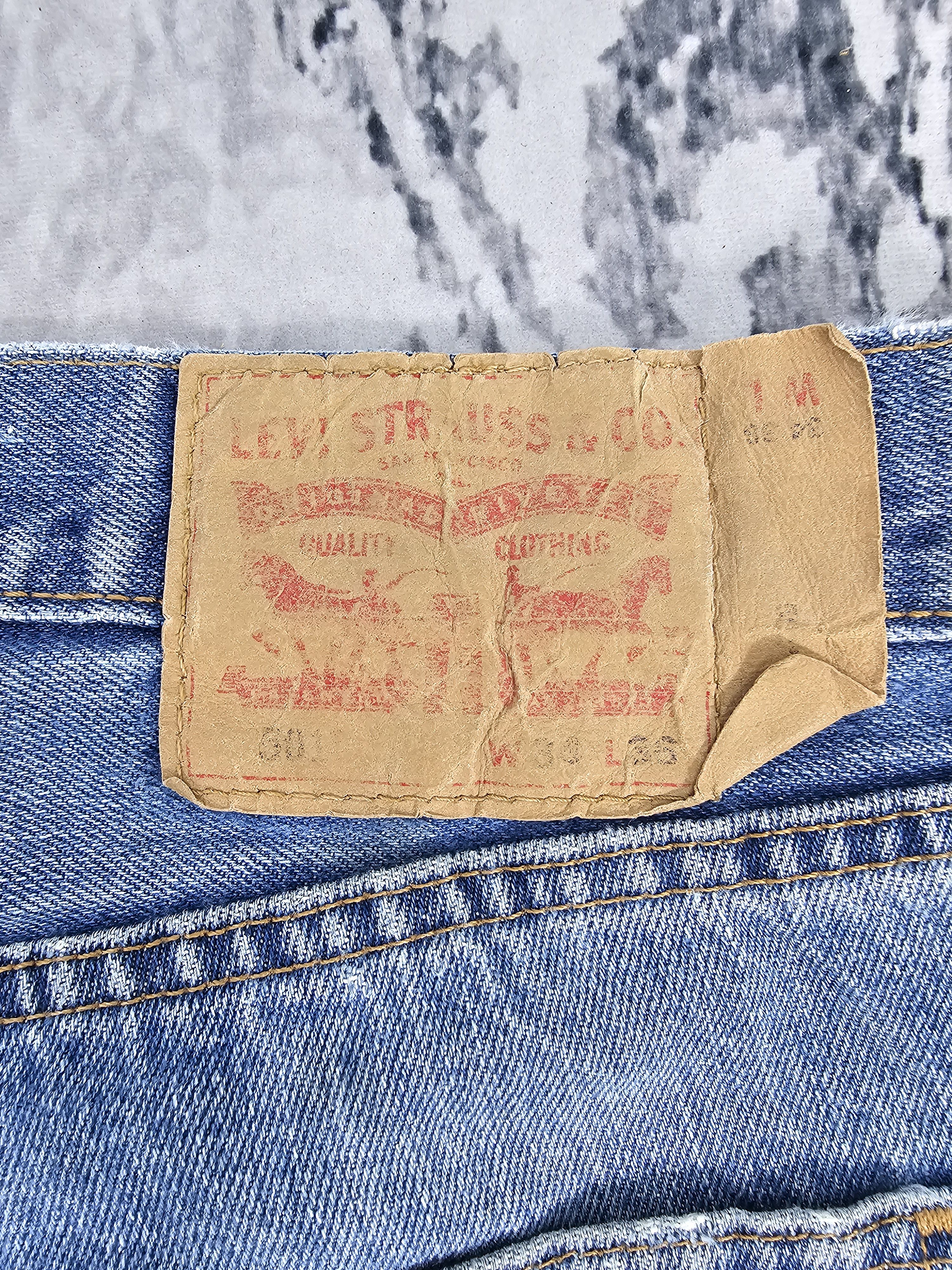 Levi's Vintage Clothing LEVIS 501 Sun Faded Distressed Ripped Size 35X35 Jeans L0436 Size US 35 - 11 Thumbnail