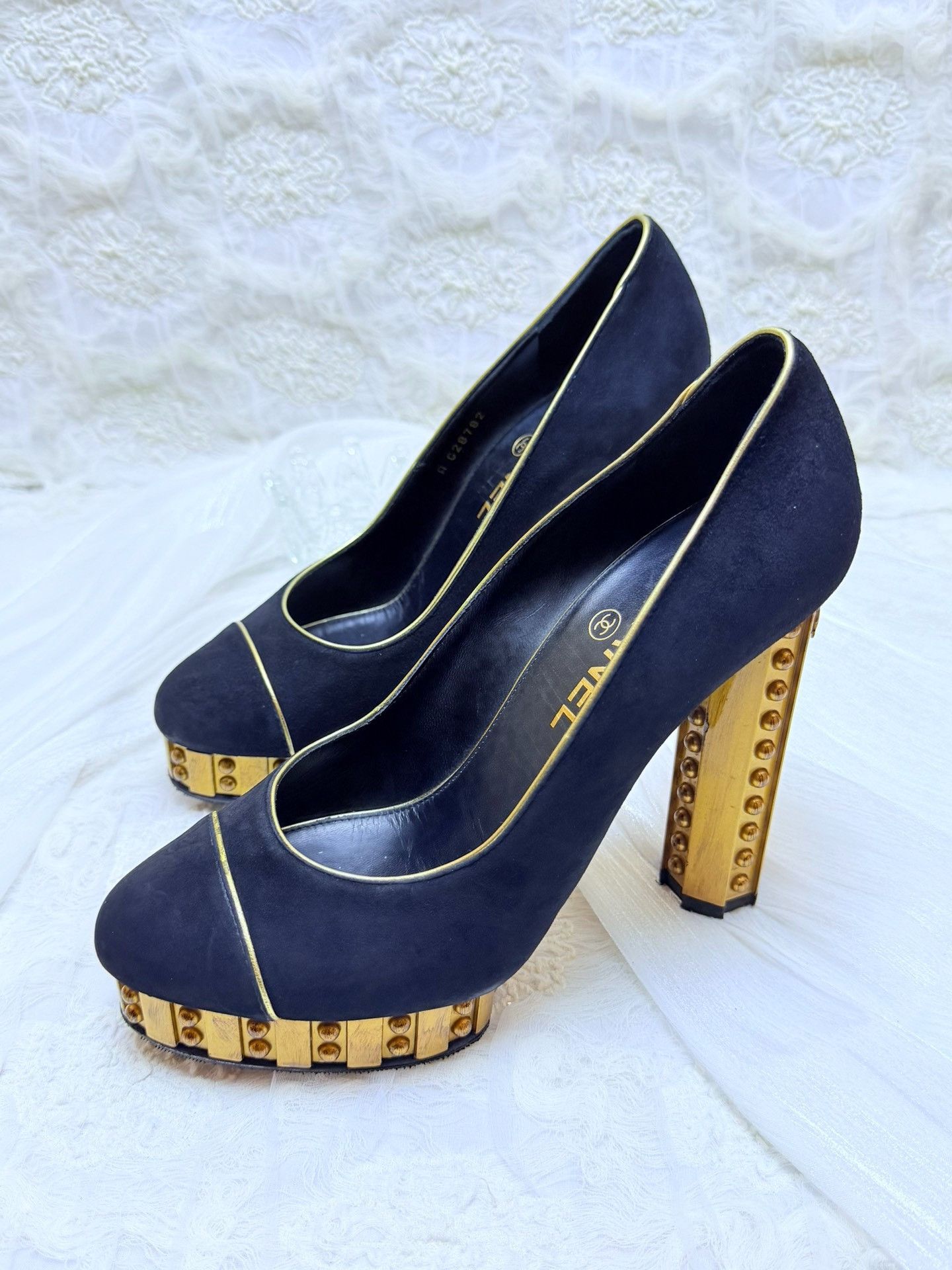 Chanel Chanel Suede Black Lowtop Sneakers us_7 Women Size US 7 / IT 37 - 1 Thumbnail