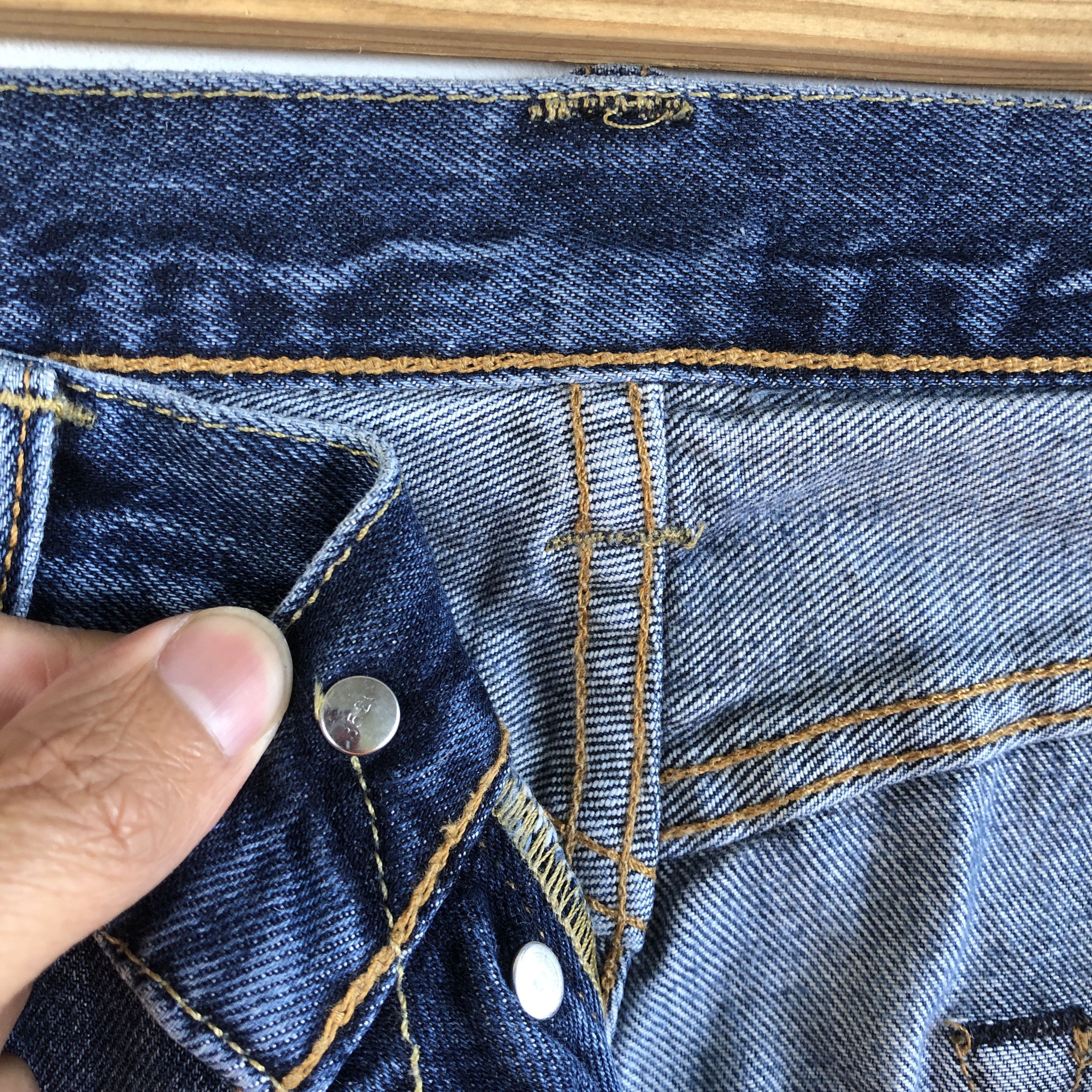 Levi's Vintage Levis 501 Jeans Levi's 501 Faded Light Wash Denim Size US 32 / EU 48 - 8 Thumbnail
