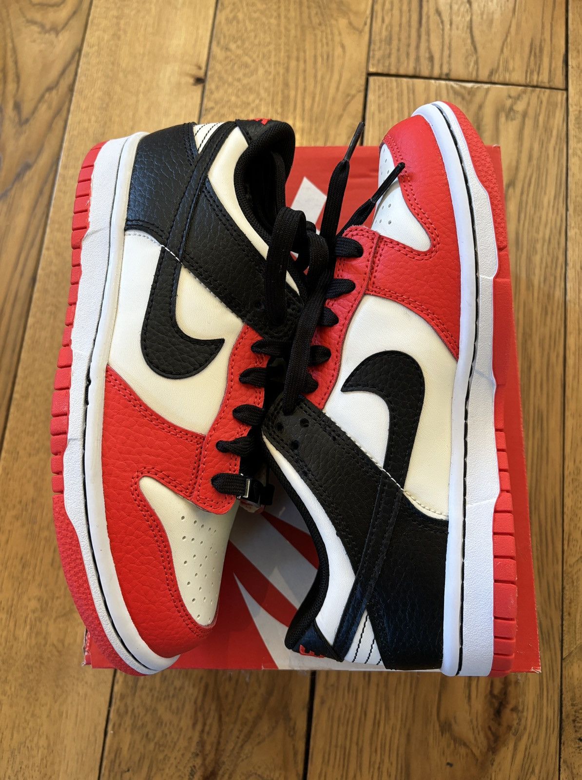 Nike Nike Dunk Low EMB Bulls Chicago GS Size US 5.5 / IT 35.5 - 1 Thumbnail