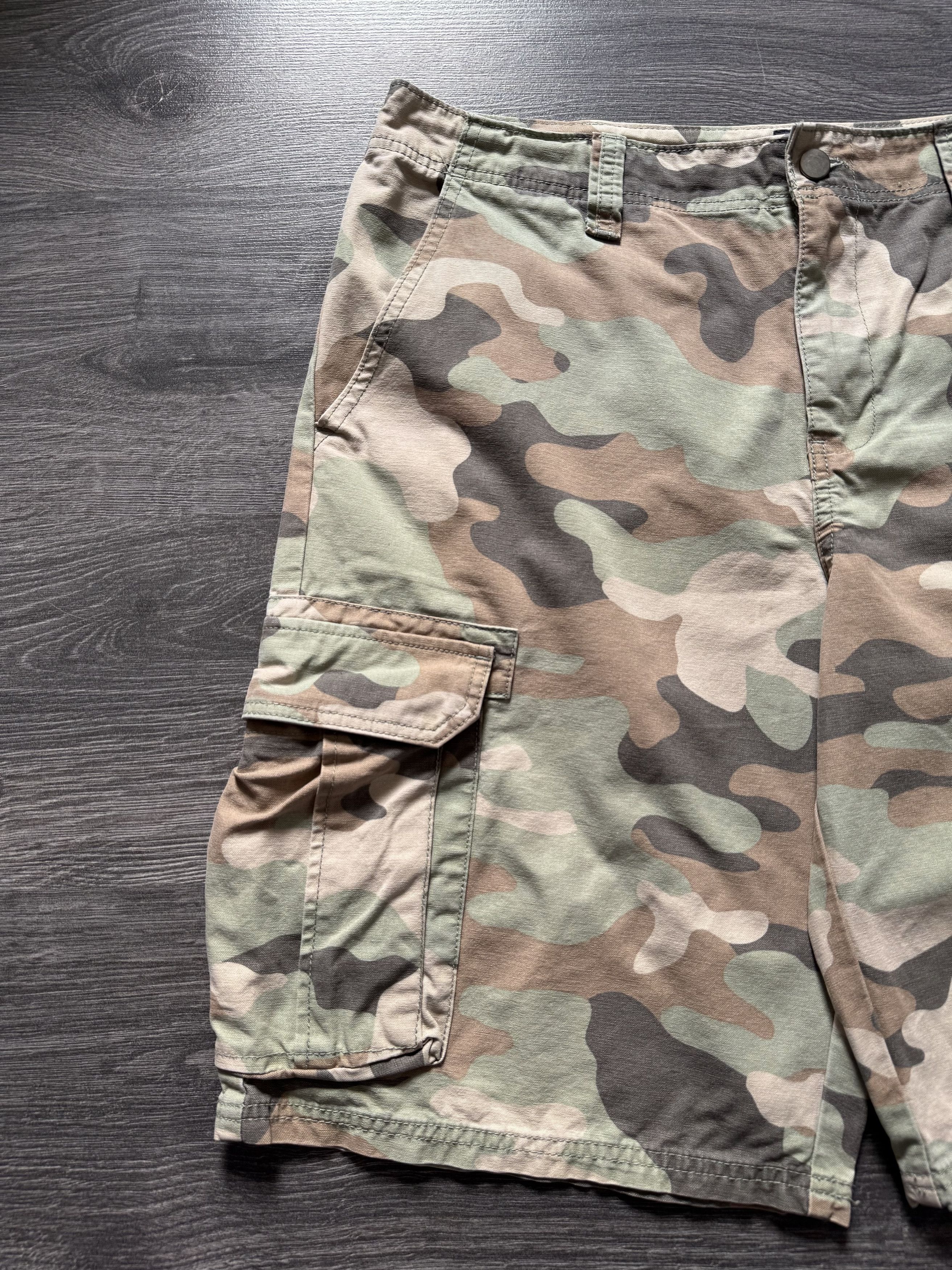 Gap Gap Military Y2k Camo Baggy Shorts Carti Style Size US 34 / EU 50 - 3 Thumbnail
