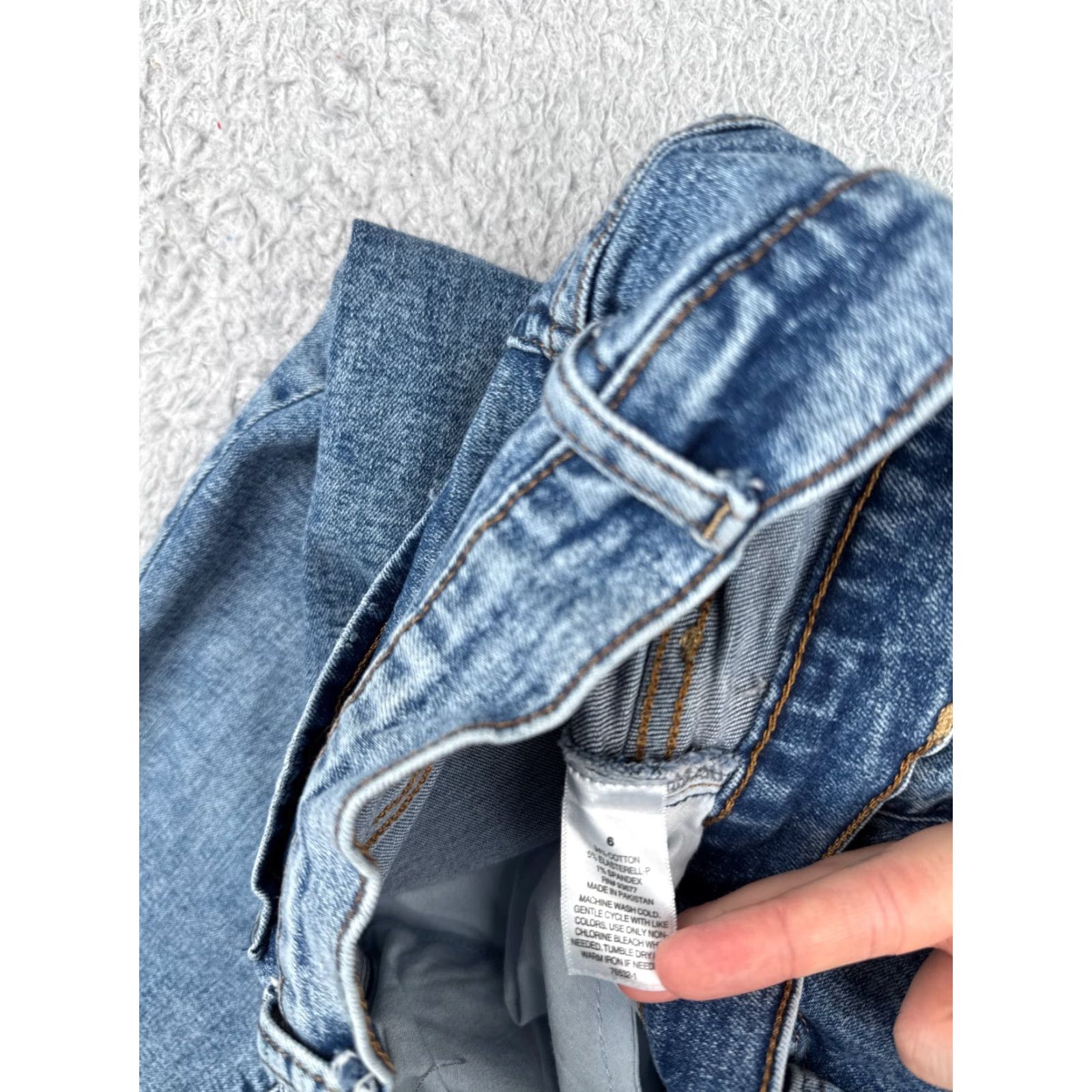 Vintage A.N.A Jeans Women’s 6 Blue Denim Straight Leg High Rise 26x25 Button Zip 5-Pocket Distressed Cotton Blend Jeans Womens (90s, American Designer Theme) Size 28" / US 6 / IT 42 - 7 Thumbnail