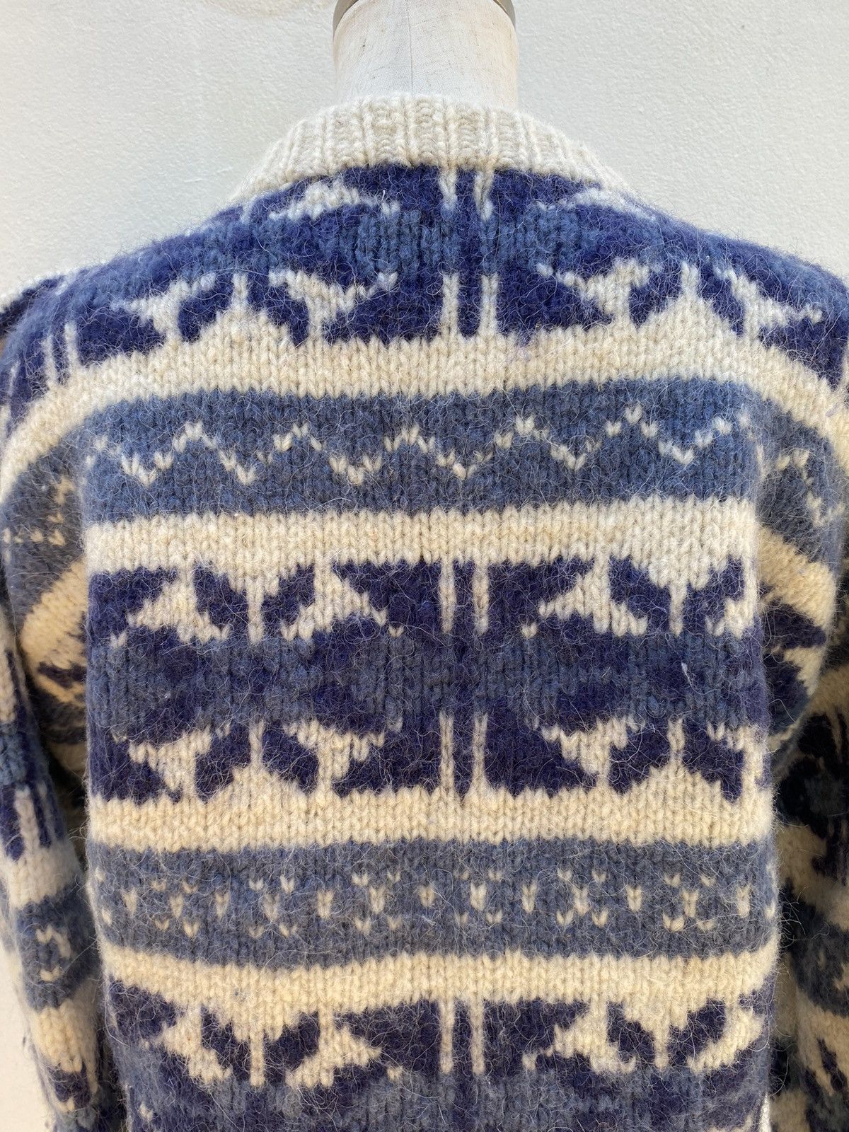 Designer × Vintage ARTESANIAS ECUADOR Blue and Cream Nordic Knit Sweater Size US S / EU 44-46 / 1 - 17 Thumbnail