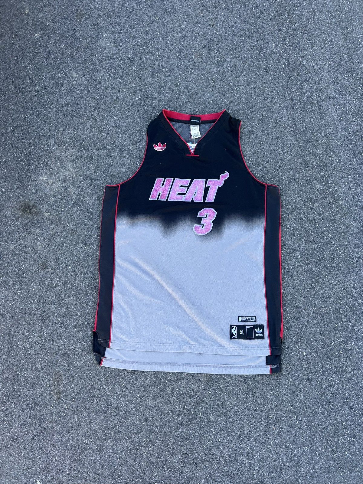 Adidas × NBA × Vintage Vintage Miami Heat Fader Dwayne Wade NBA Basketball Jersey Size US XL / EU 56 / 4 - 1 Thumbnail