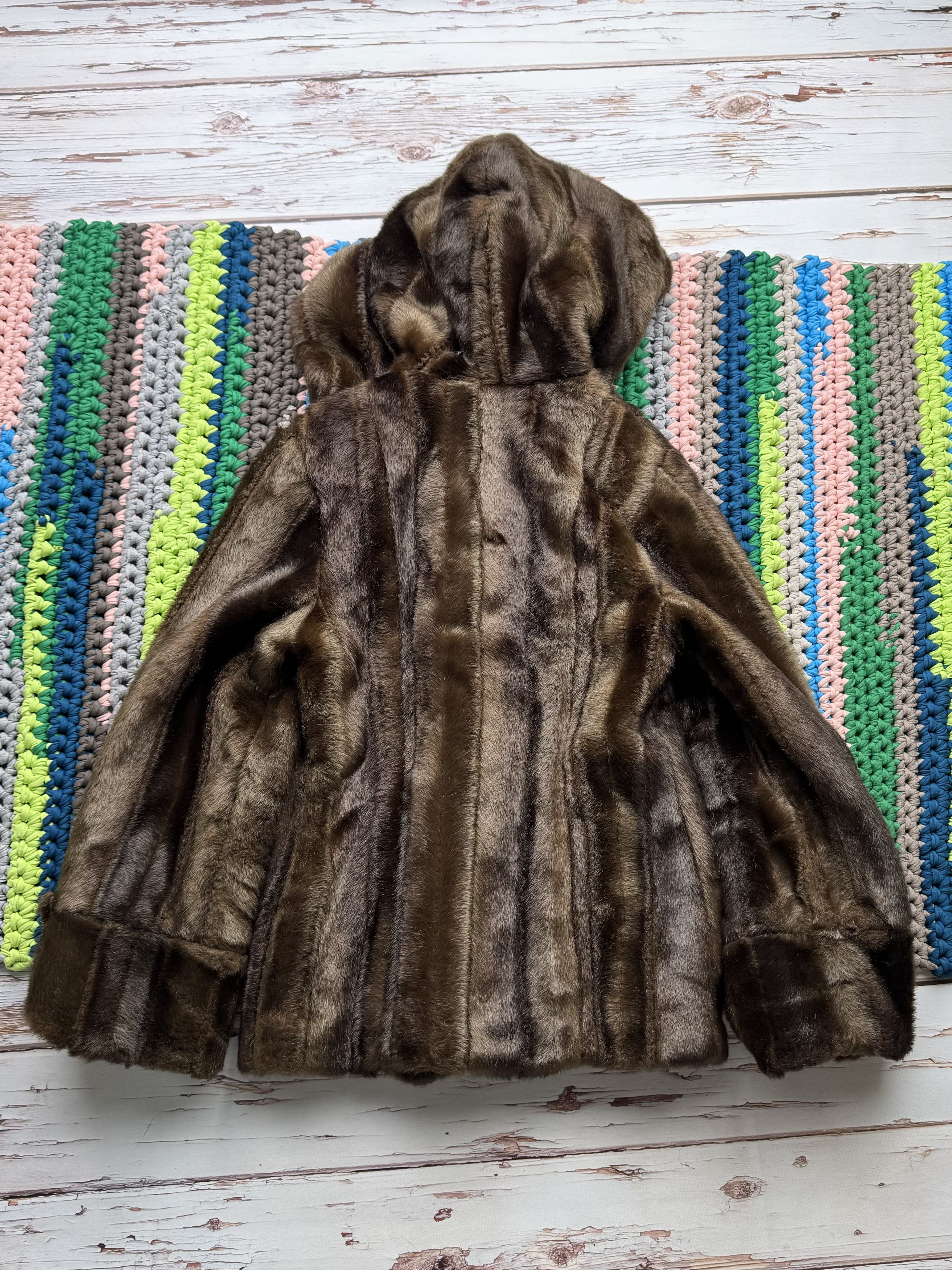 Japanese Brand Vintage Faux Fur Hooded Coat (D10) Size S / US 4 / IT 40 - 13 Thumbnail