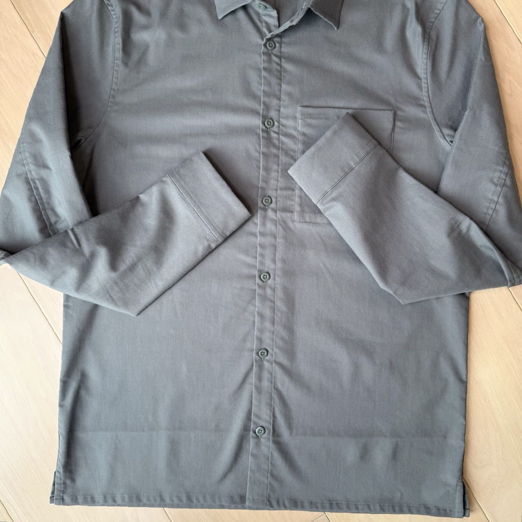 Lululemon Lululemon Utility Shirt L Dark Gray Long Sleeve Shirt Mens Casual Workwear Button-Down Collared Button-Up Pockets Solid Gray Vintage: No Size US L / EU 52-54 / 3 - 6 Thumbnail