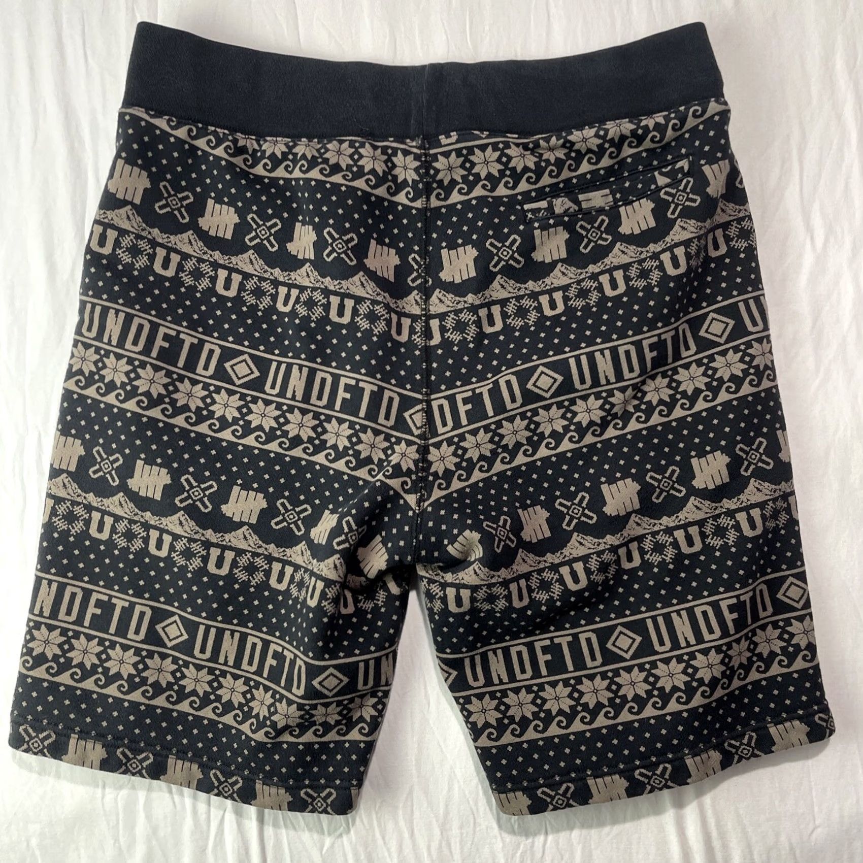 Undefeated VINTAGE Undefeated Shorts Mens Medium UNDFTD Black Fair Isle Sweats Logo Size US 31 - 7 Thumbnail