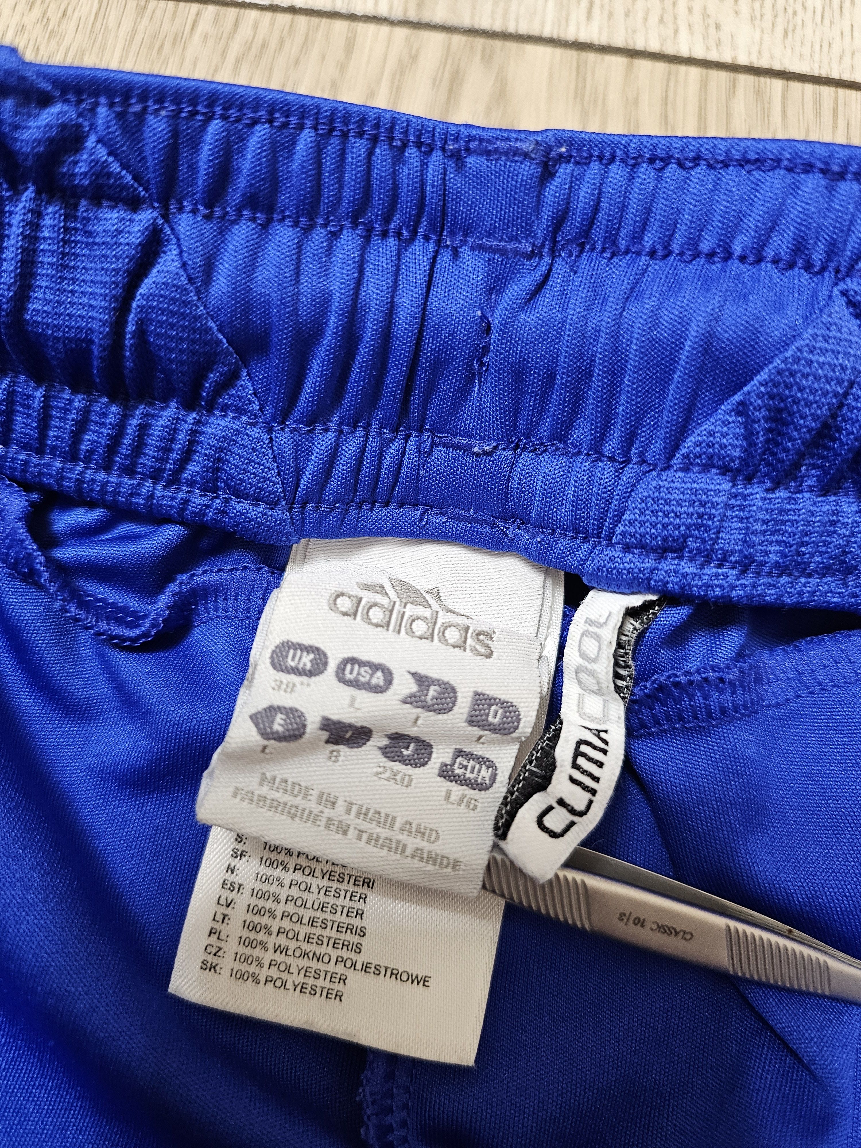 Adidas UKRAINE 2010 2012 AWAY FOOTBALL SHORTS SOCCER SHORTS Size US 34 / EU 50 - 6 Thumbnail